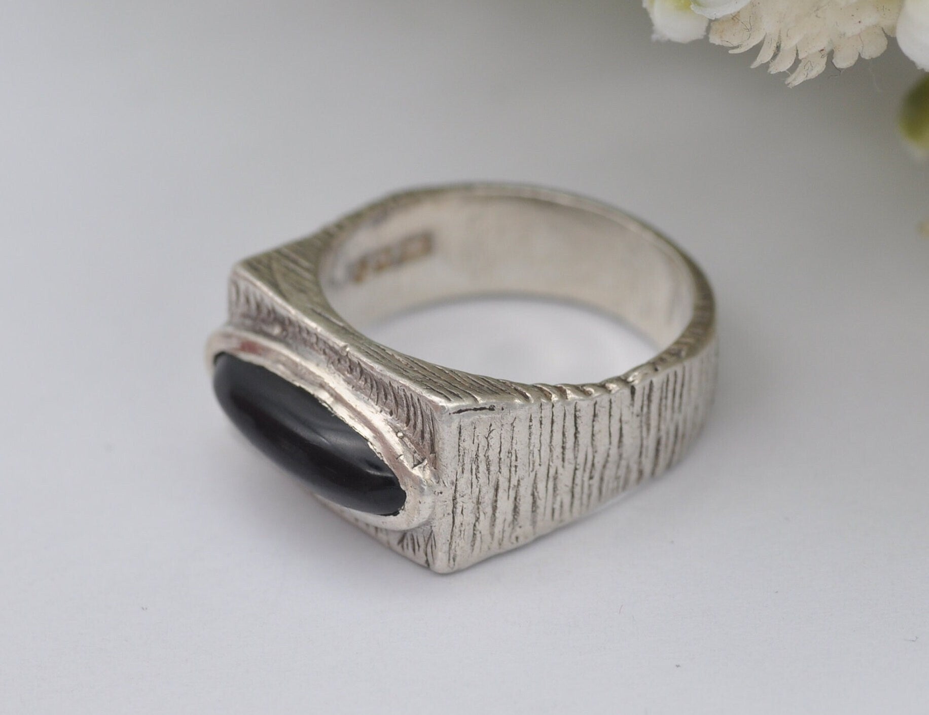 1970s Silver & Onyx Ring - Vintage 1973 Statement / Cabochon / Textured Band / Black Stone / 925 Sterling / UK Size - Q 1/2 US Size - 8 1/2