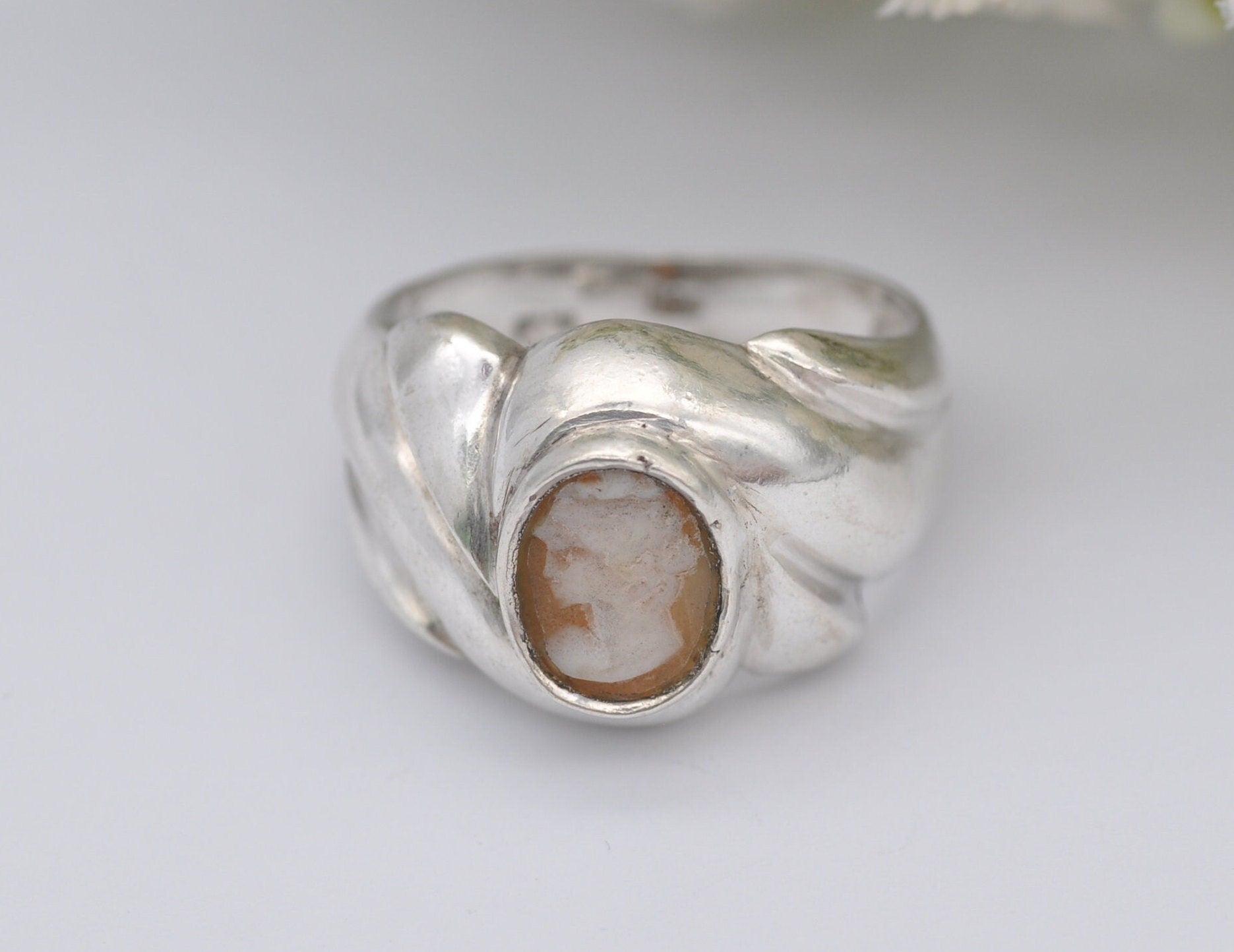 Chunky Silver Cameo Ring Vintage - 925 Sterling Silver / Mid-Century Modern / Heavy Ring / Twisted Band / UK Size - R / US Size - 8 1/2