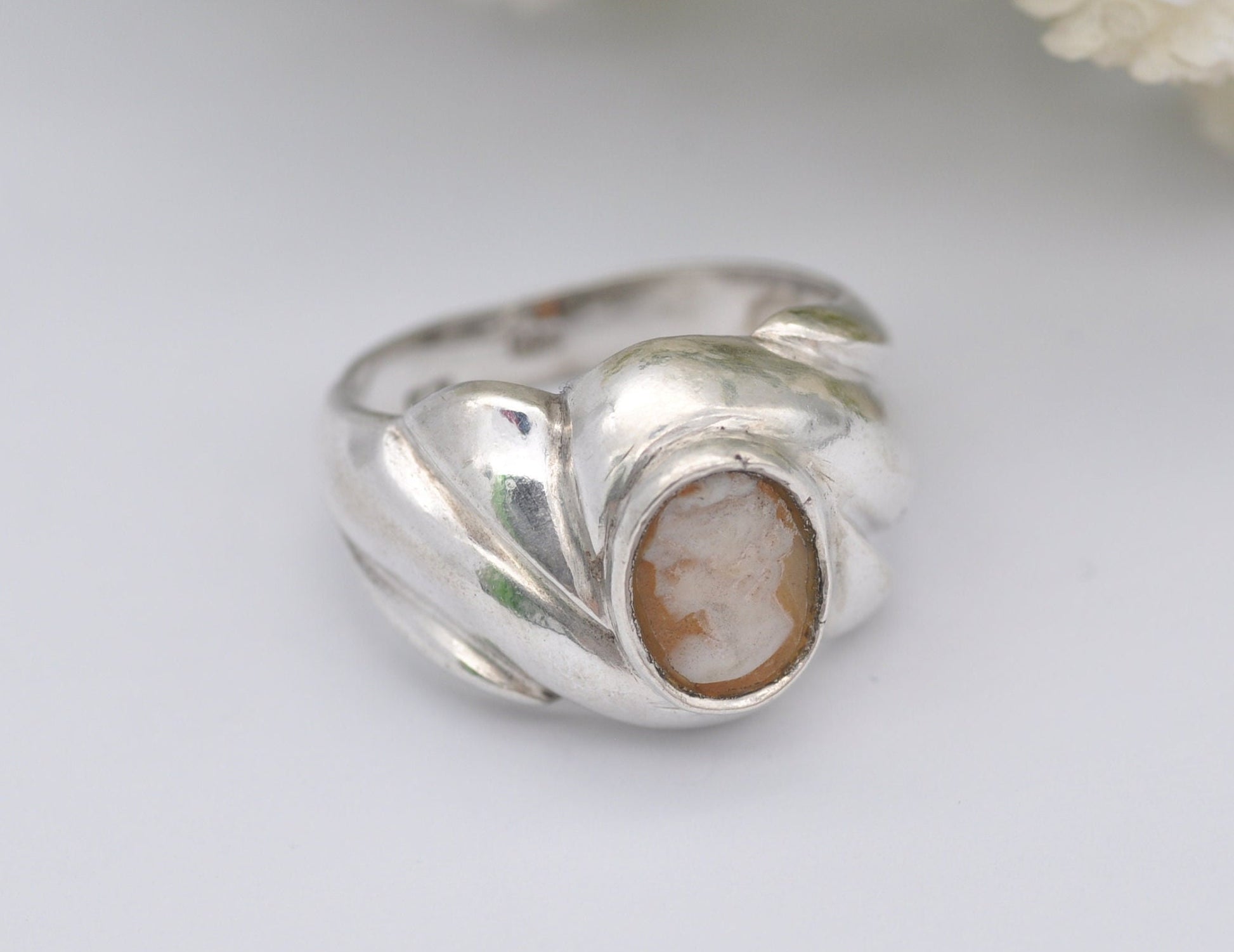 Chunky Silver Cameo Ring Vintage - 925 Sterling Silver / Mid-Century Modern / Heavy Ring / Twisted Band / UK Size - R / US Size - 8 1/2