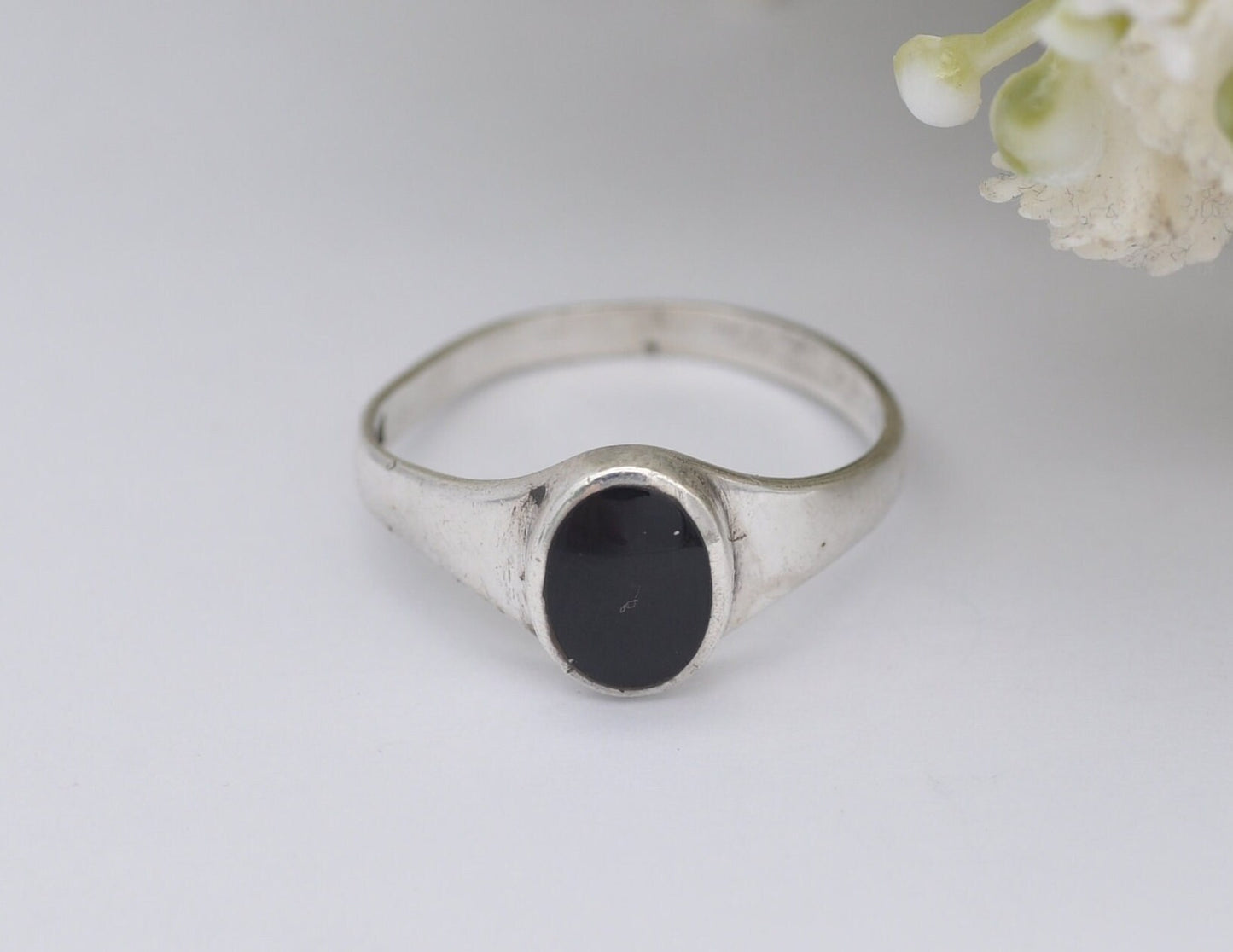 Silver Onyx Signet Ring DPG - 925 Sterling Silver / Vintage Statement / Unisex Ring / Oval Stone / UK Size - M 1/2 / US Size - 6 1/2