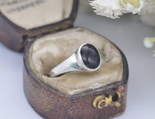 Silver Onyx Signet Ring DPG - 925 Sterling Silver / Vintage Statement / Unisex Ring / Oval Stone / UK Size - M 1/2 / US Size - 6 1/2