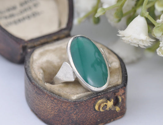 Sterling Silver & Chrysoprase Ring Vintage - Large Oval / Mid-Century Modernist Ring / 925 / Cabochon / UK Size - L 1/2 / US Size - 6