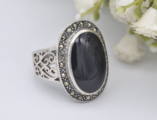 Silver Onyx and Marcasite Ring - Vintage Sterling Silver / Openwork Shoulders / Chunky Oval / Art Deco Style / UK Size - P 1/2 / US Size - 8