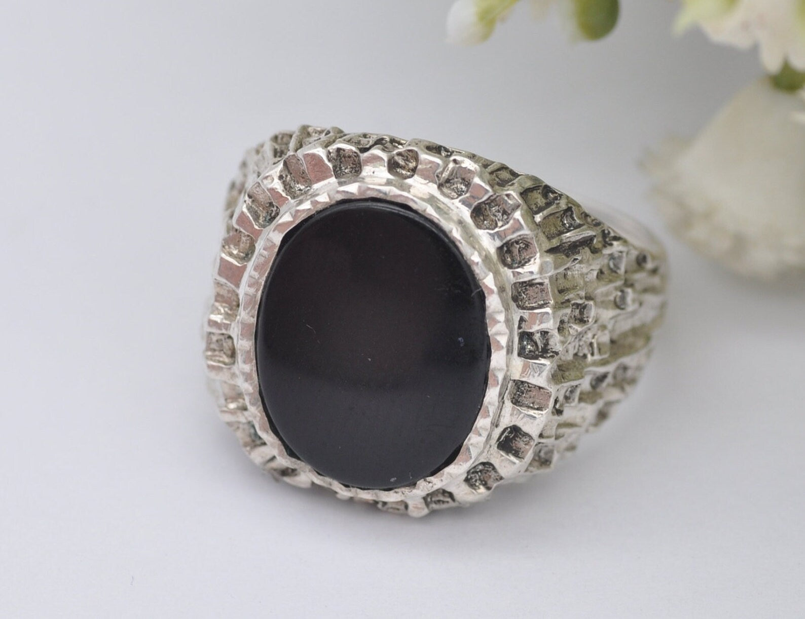 Vintage Brutalist Silver & Onyx Ring - 925 Sterling Silver / Statement Signet / 1950s Mid-Century / Textured / UK Size - R / US Size - 8 1/2