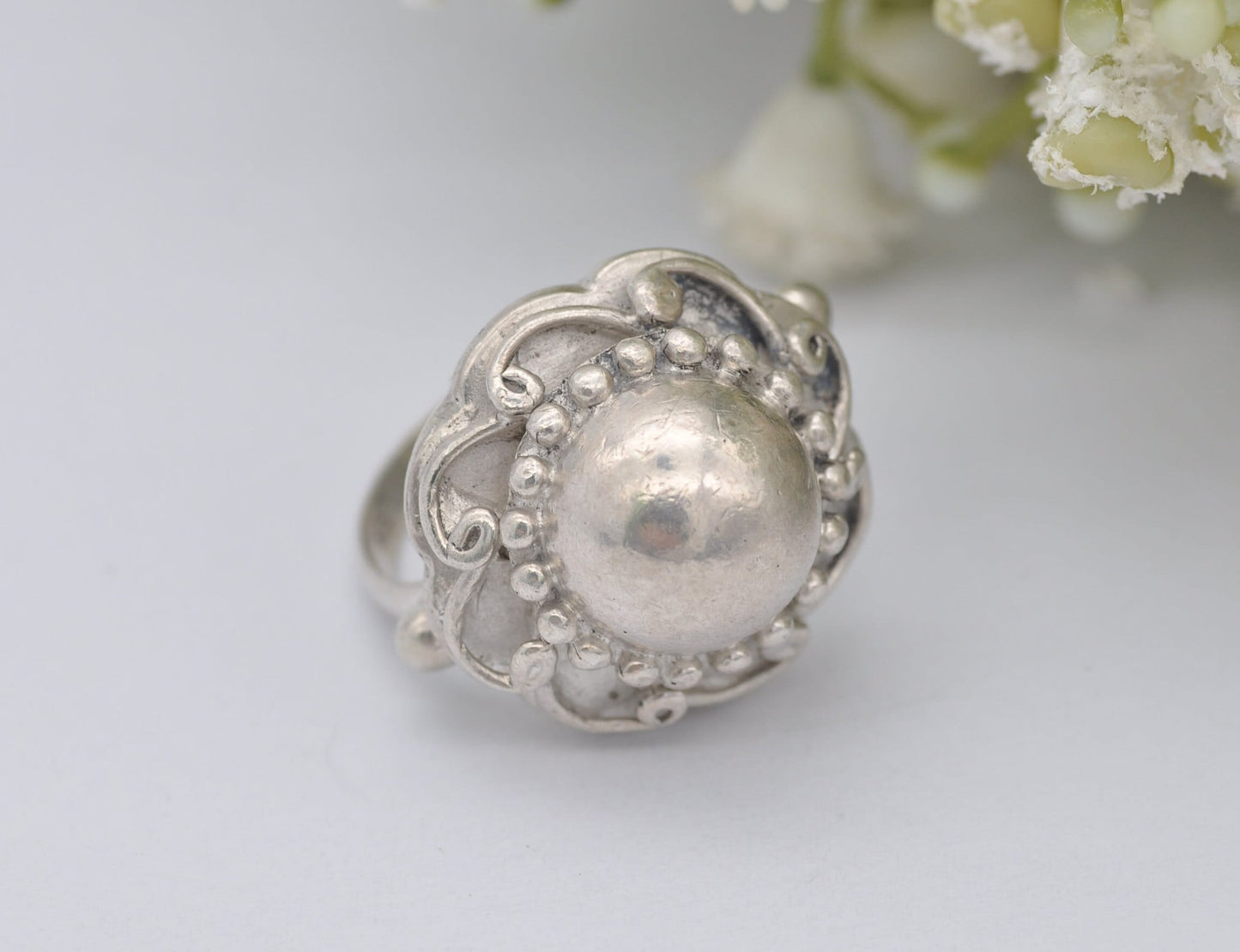 Vintage Sterling Silver Flower Bombe Ring - UK Size - P / US Size - 7 1/2