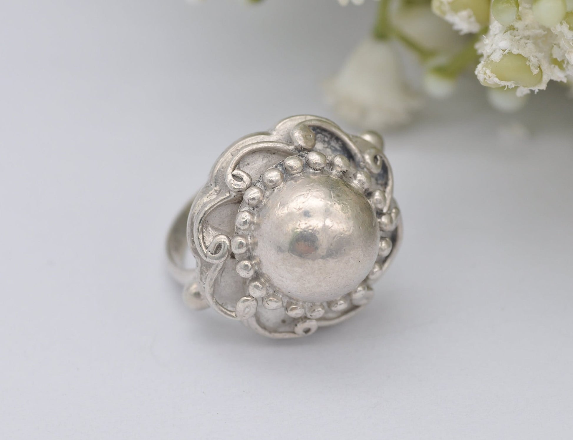 Vintage Sterling Silver Flower Bombe Ring - UK Size - P / US Size - 7 1/2