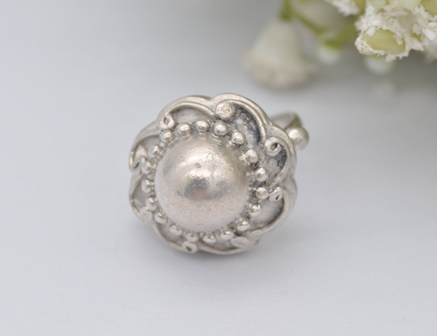 Vintage Sterling Silver Flower Bombe Ring - UK Size - P / US Size - 7 1/2