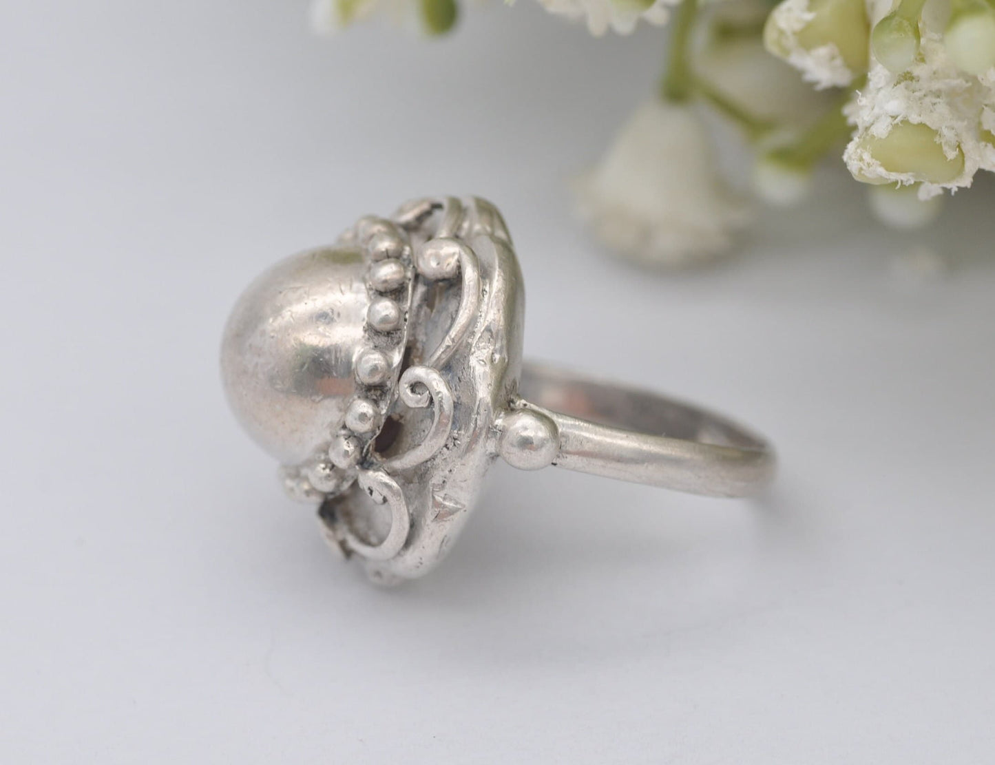 Vintage Sterling Silver Flower Bombe Ring - UK Size - P / US Size - 7 1/2