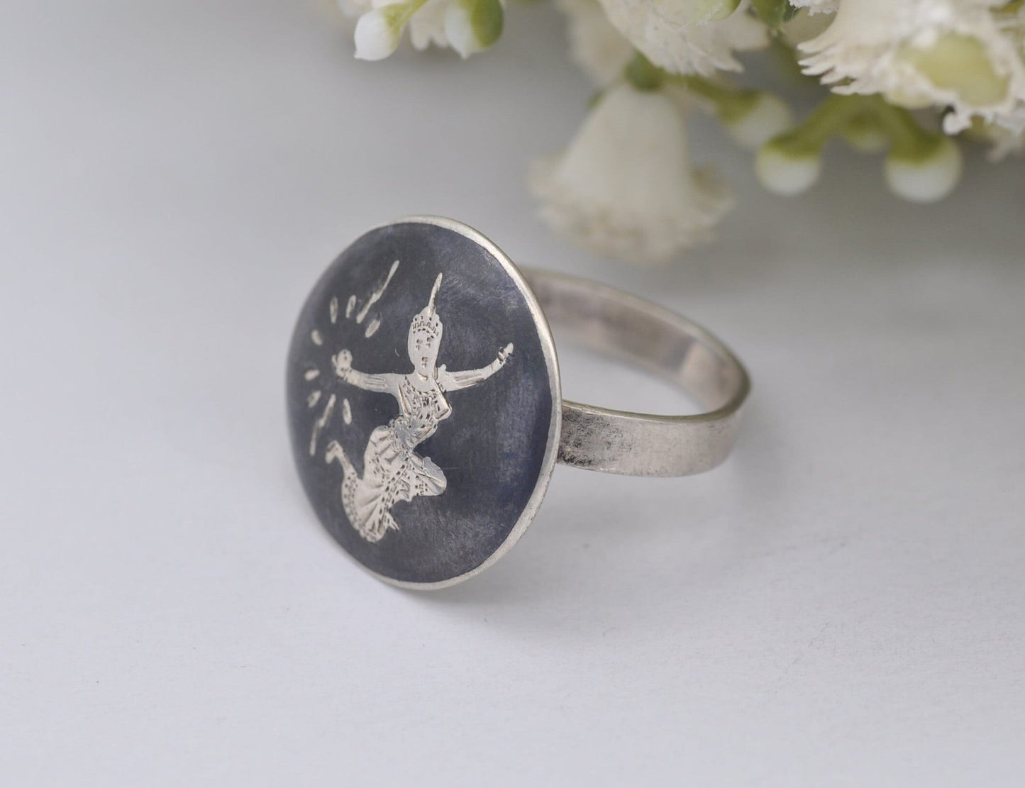 Vintage Silver Siam Ring Mekala Goddess of Lightning - UK Size - P / US Size - 7 3/4