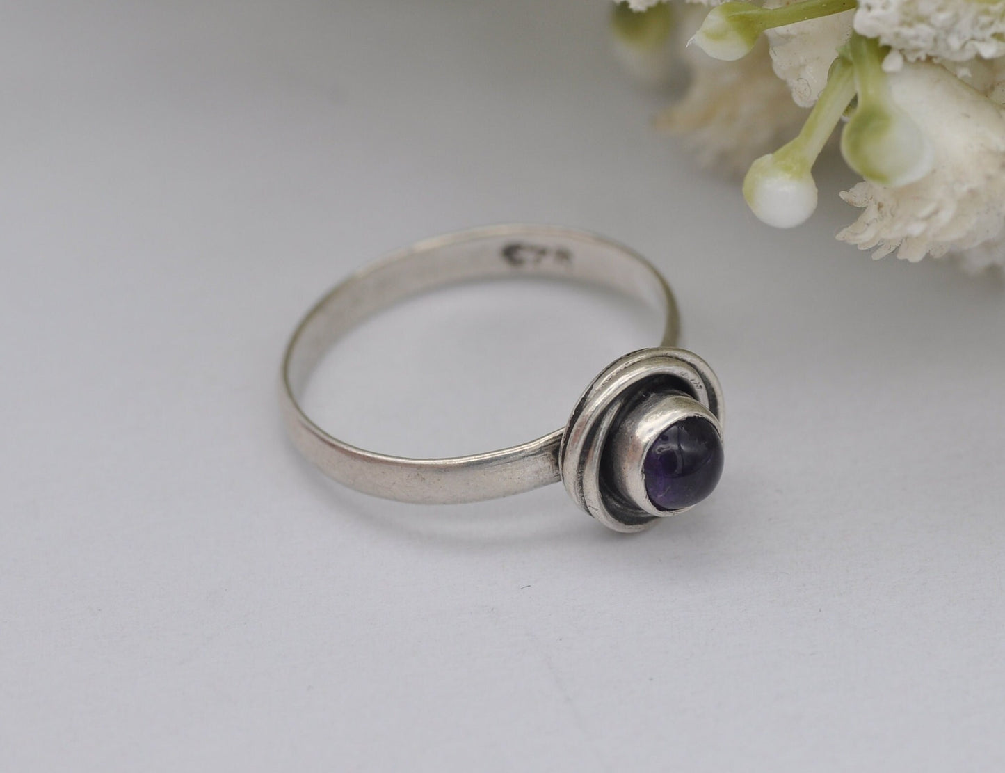 Vintage Sterling Silver Amethyst Ring - UK Size - N 1/2 / US Size - 7