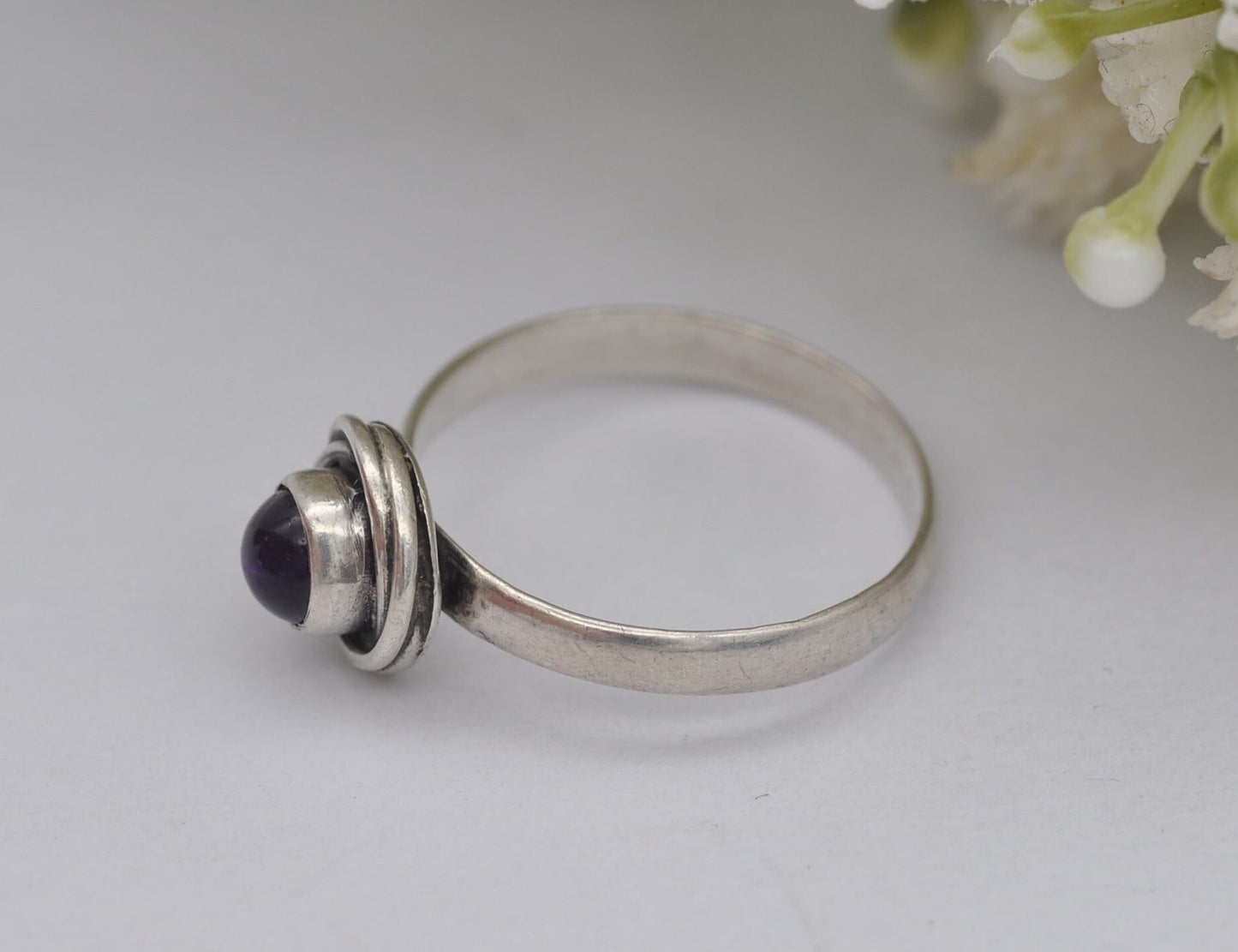 Vintage Sterling Silver Amethyst Ring - UK Size - N 1/2 / US Size - 7