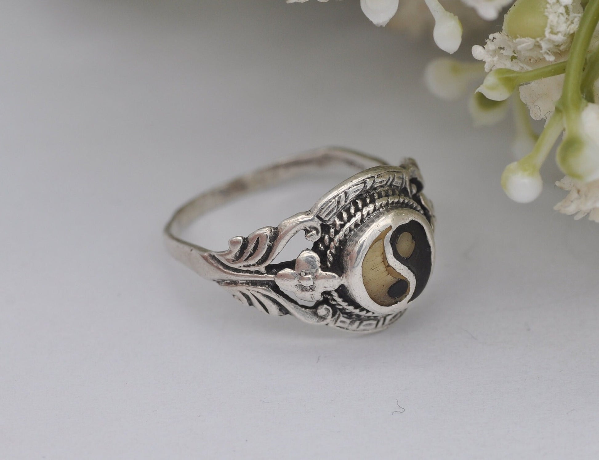 Vintage Yin and Yang Sterling Silver and Bone Ring - UK Size - S / US Size - 9