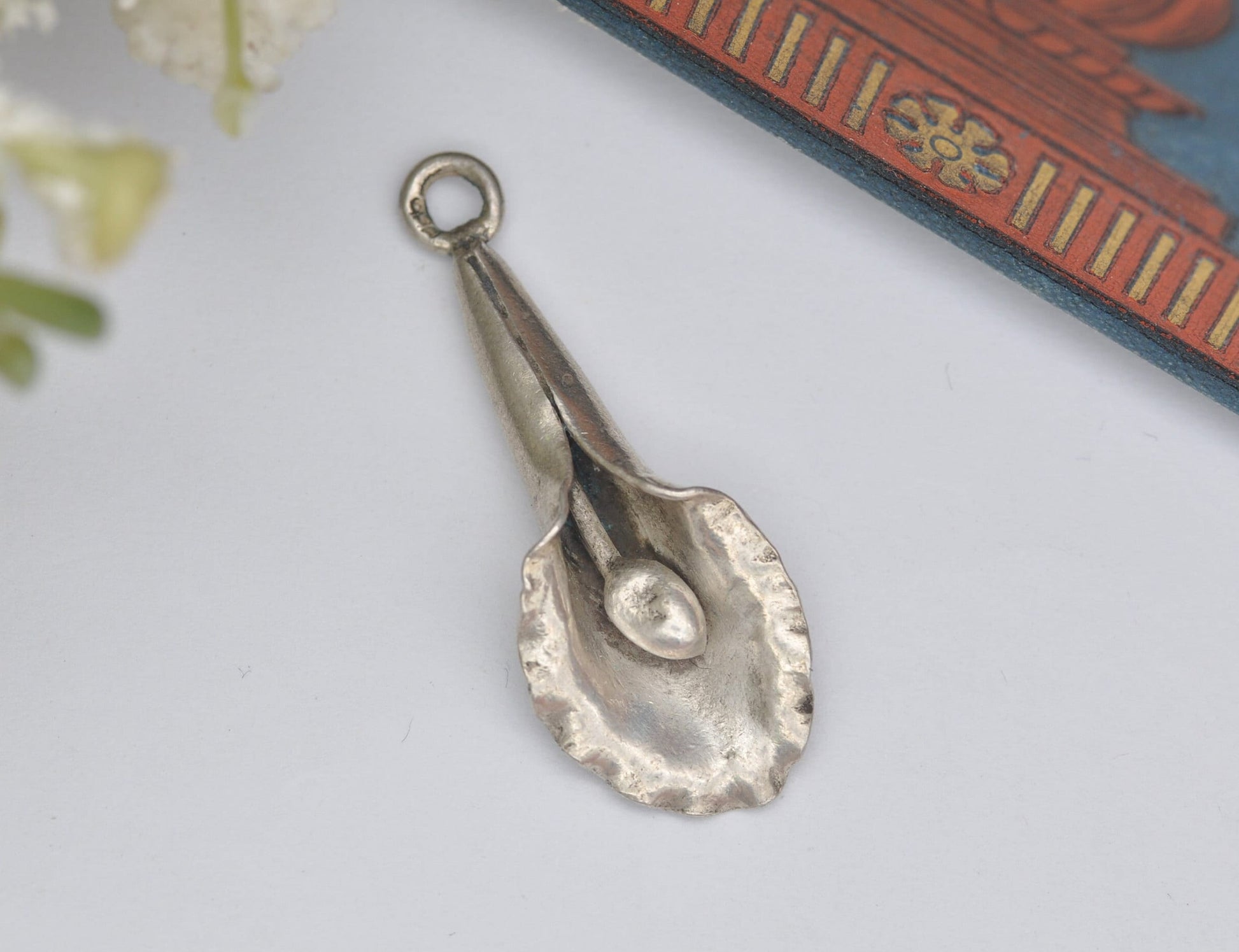 Vintage Sterling Silver Calla Lily Pendant - Hammered Silver / Handcrafted