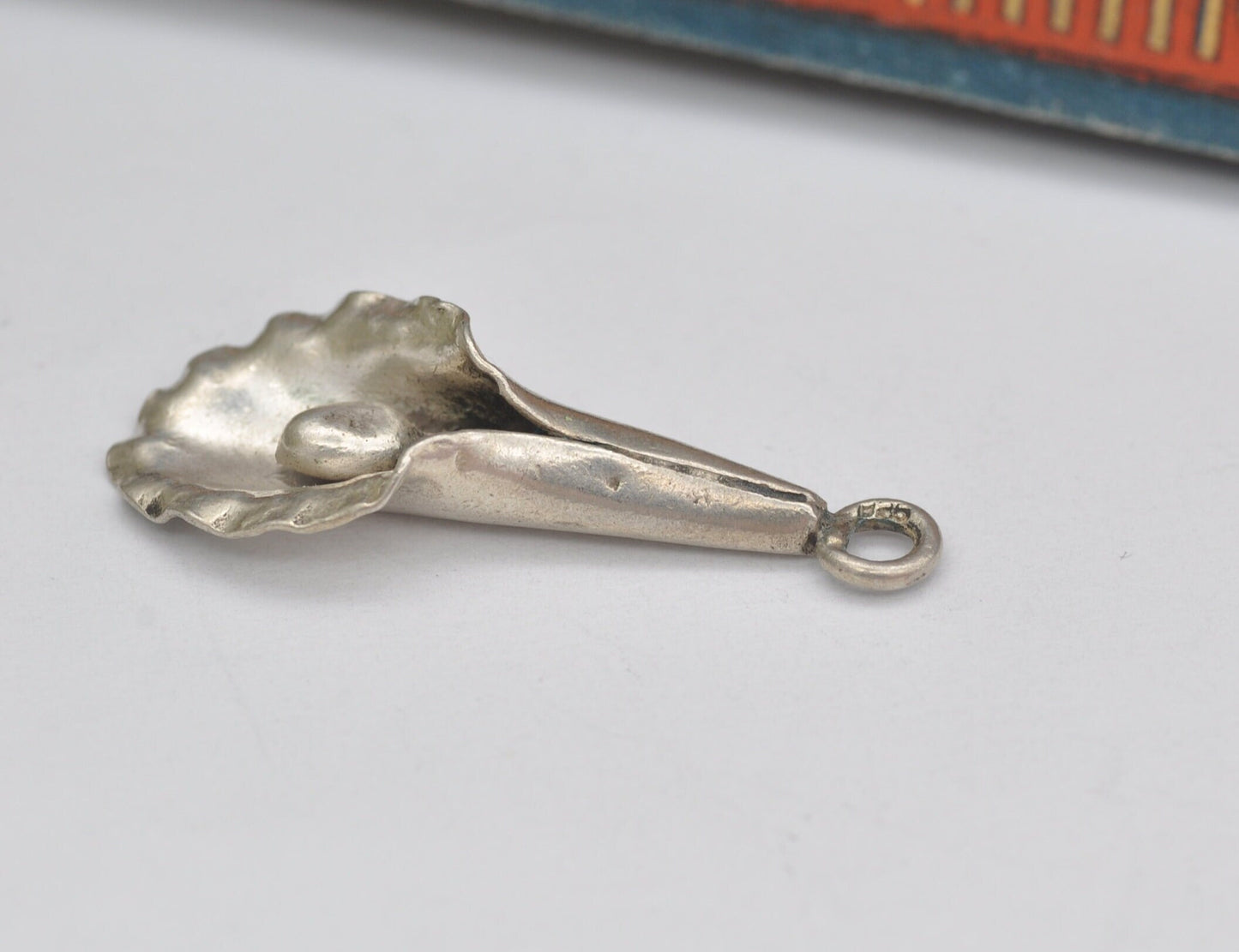 Vintage Sterling Silver Calla Lily Pendant - Hammered Silver / Handcrafted