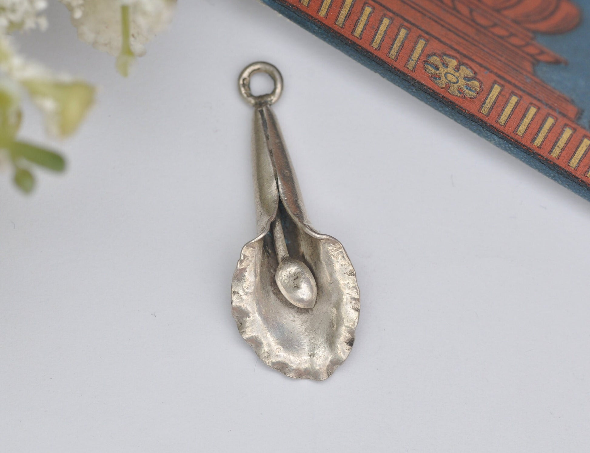 Vintage Sterling Silver Calla Lily Pendant - Hammered Silver / Handcrafted