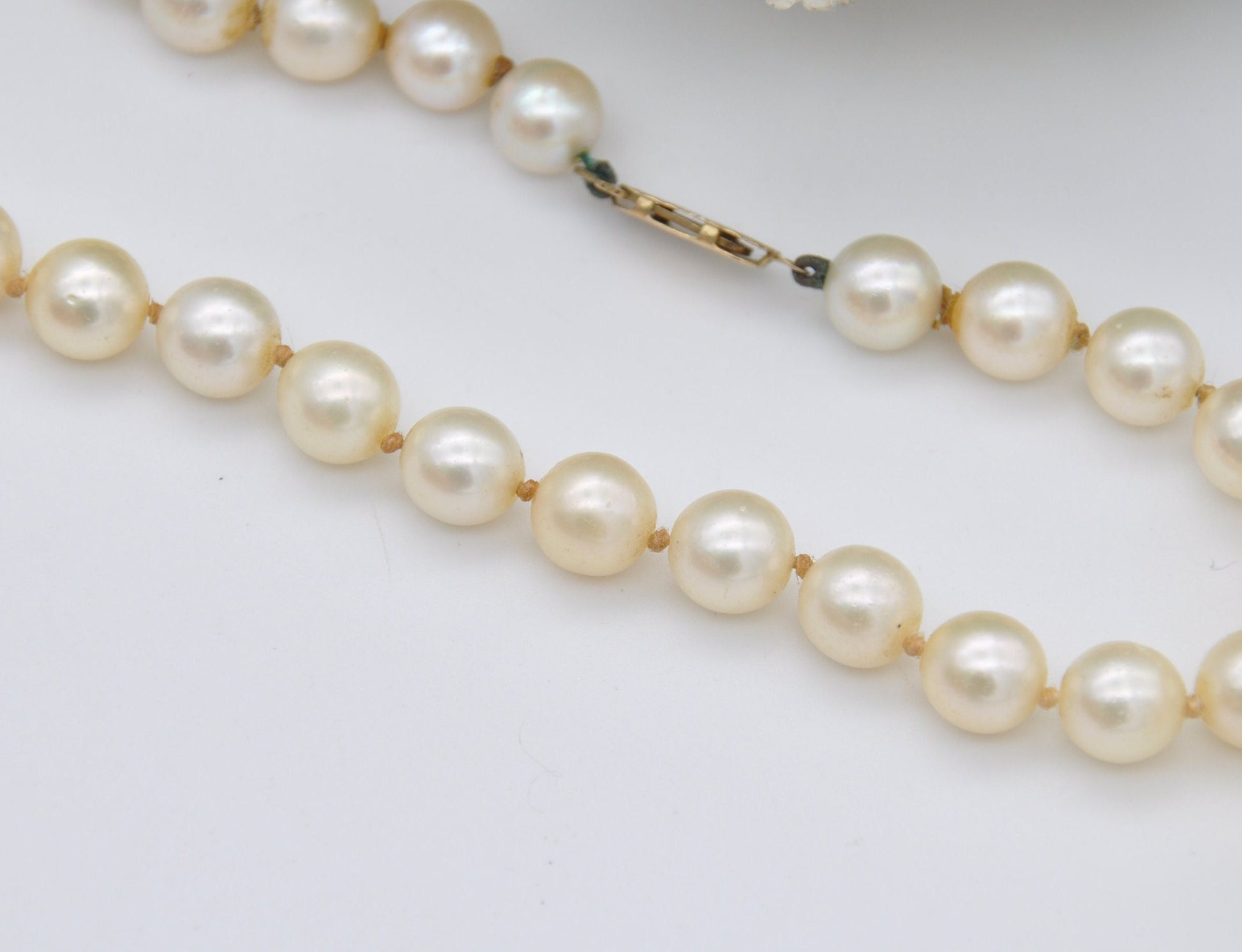 Vintage 9ct Gold Clasp Pearl Choker Length Necklace 1979 - Round Cultured Pearl Beads | Individually Knotted | 16"