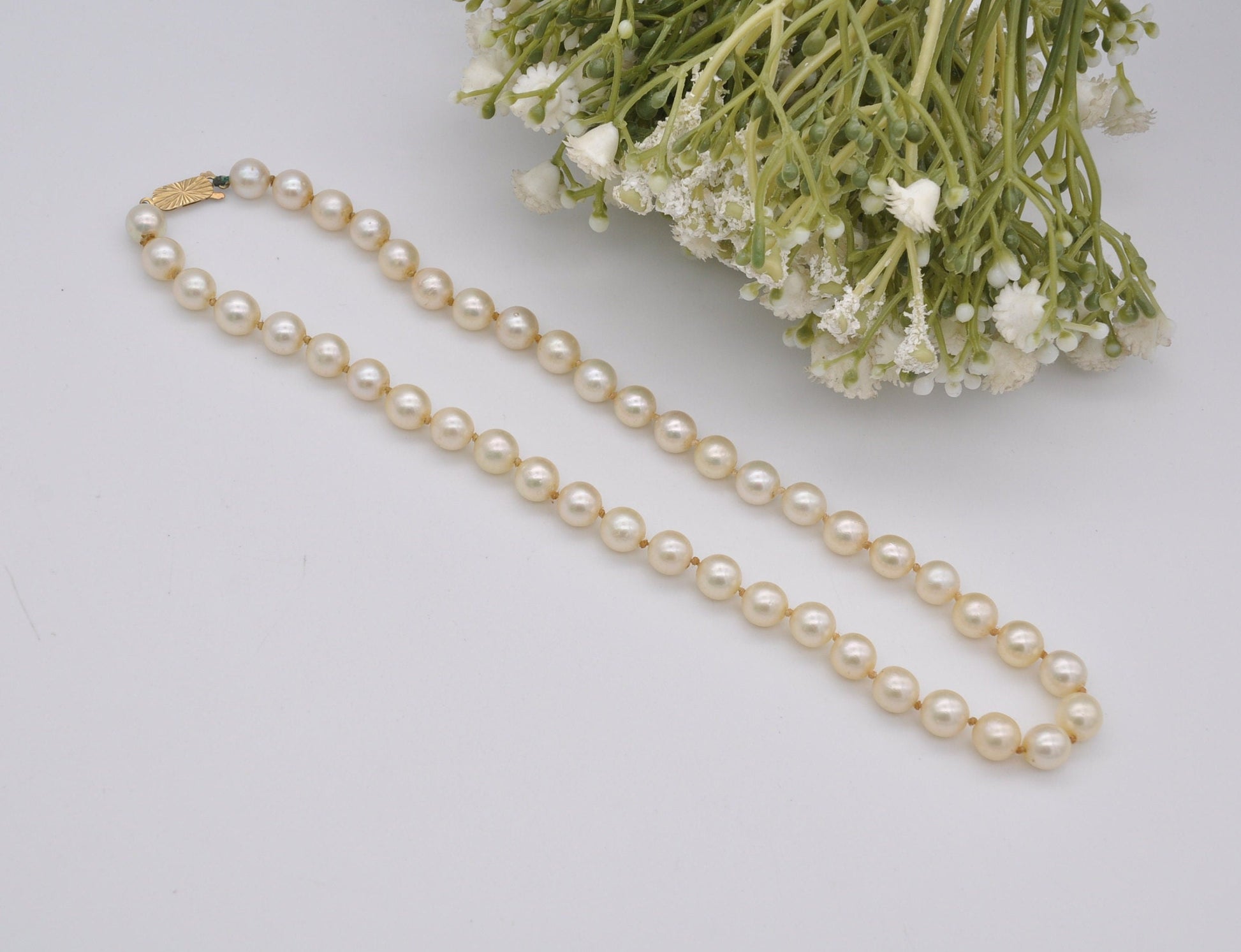 Vintage 9ct Gold Clasp Pearl Choker Length Necklace 1979 - Round Cultured Pearl Beads | Individually Knotted | 16"