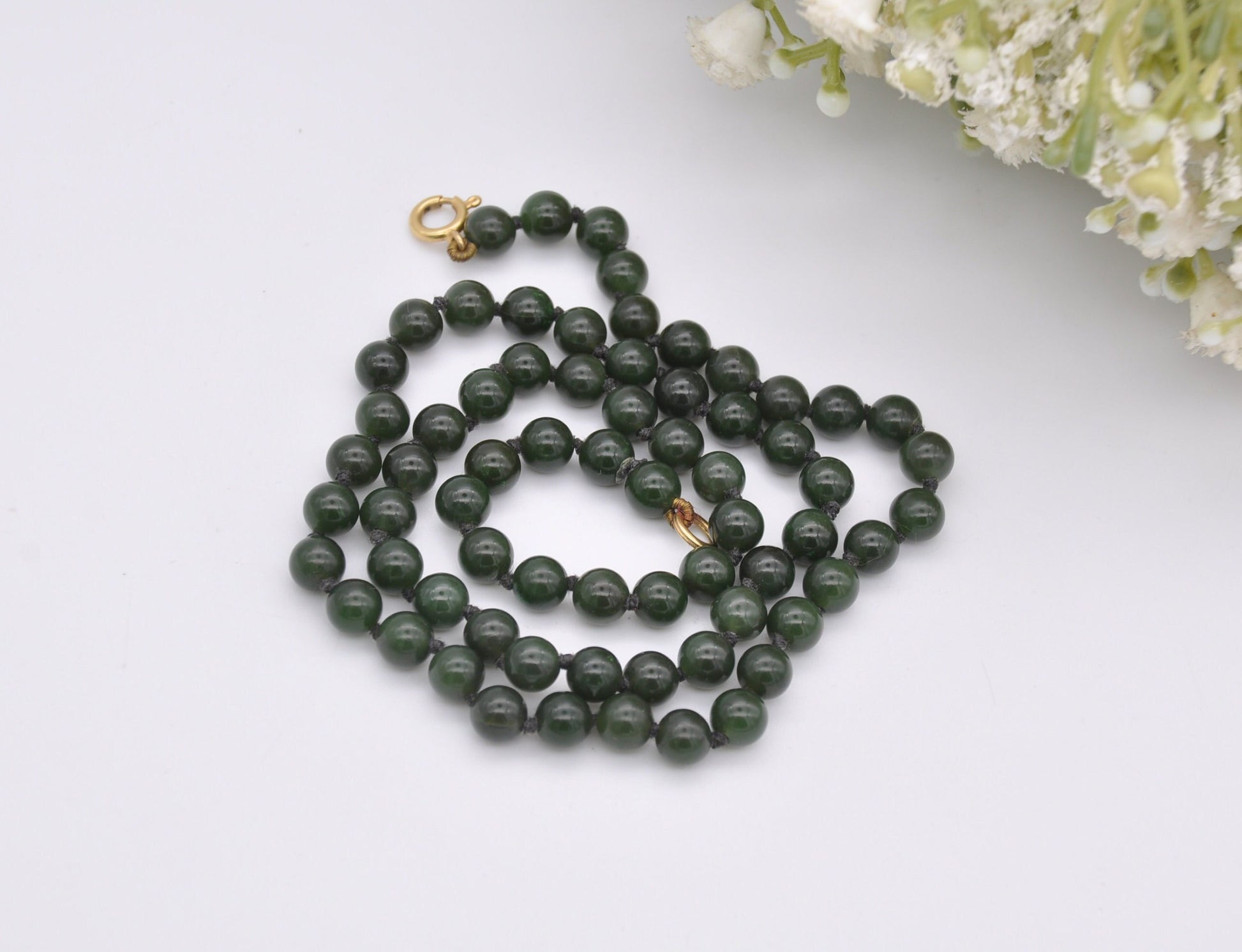 Vintage 18ct Gold Clasp Nephrite Jade Necklace - Individually Knotted Beaded Gemstone | 19" Princess Length