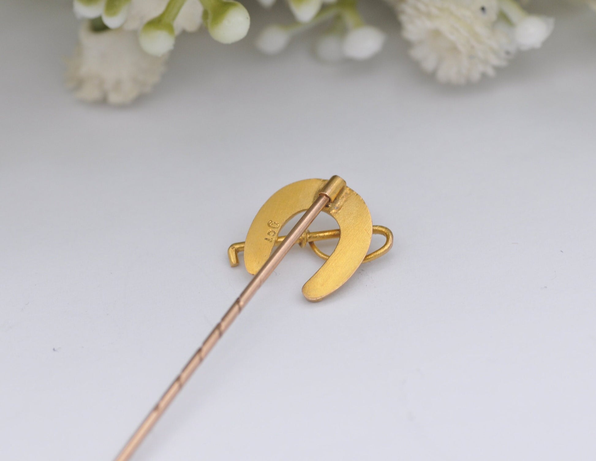 Antique Gold Horseshoe Stick Pin - Victorian 9ct Gold / Riding Crop and Horseshoe / Tie or Lapel Pin / Gift for Horse Rider / Hunting Brooch