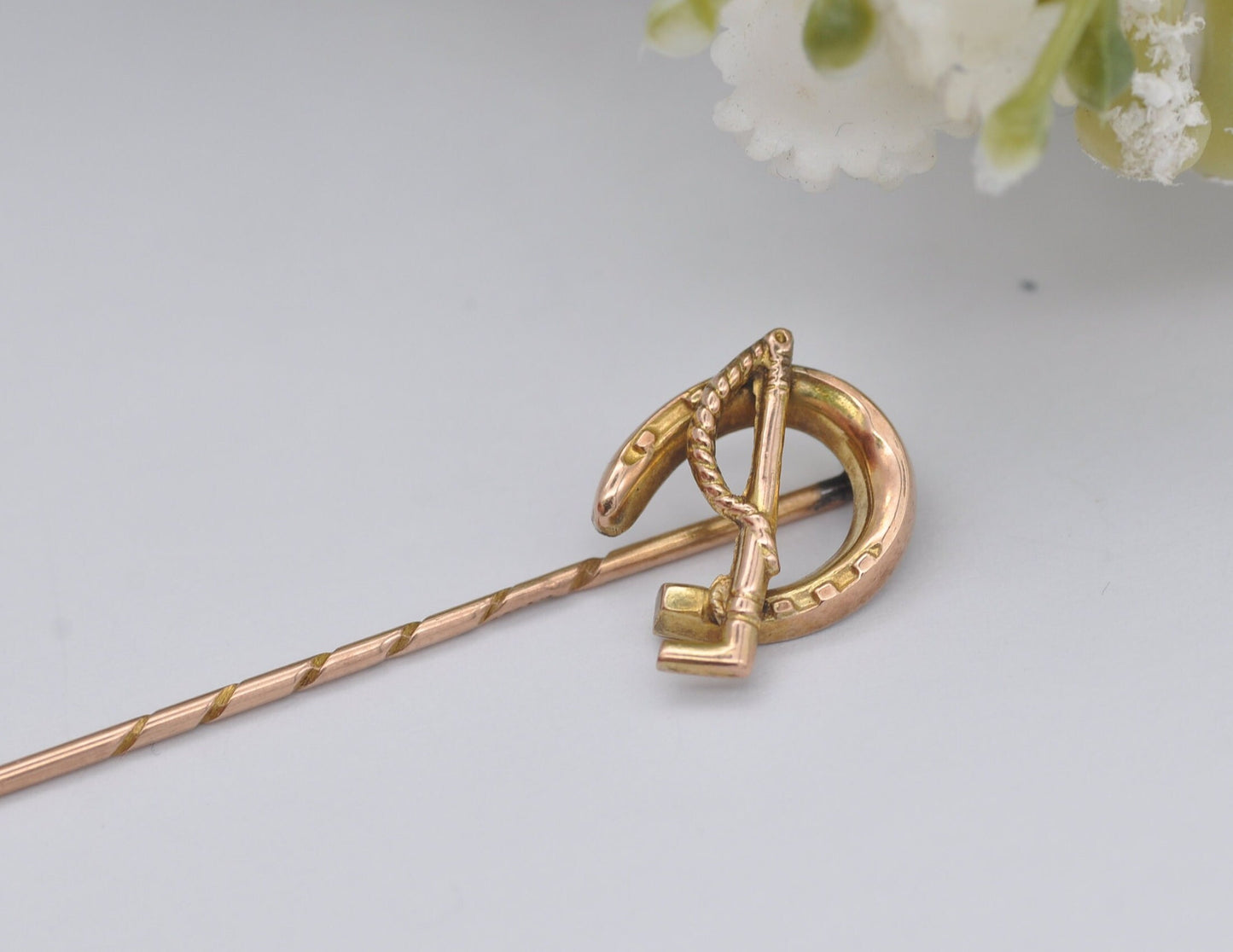 Antique Gold Horseshoe Stick Pin - Edwardian 9ct Gold / Riding Crop and Horseshoe / Tie or Lapel Pin / Gift for Horse Rider / Hunting Brooch