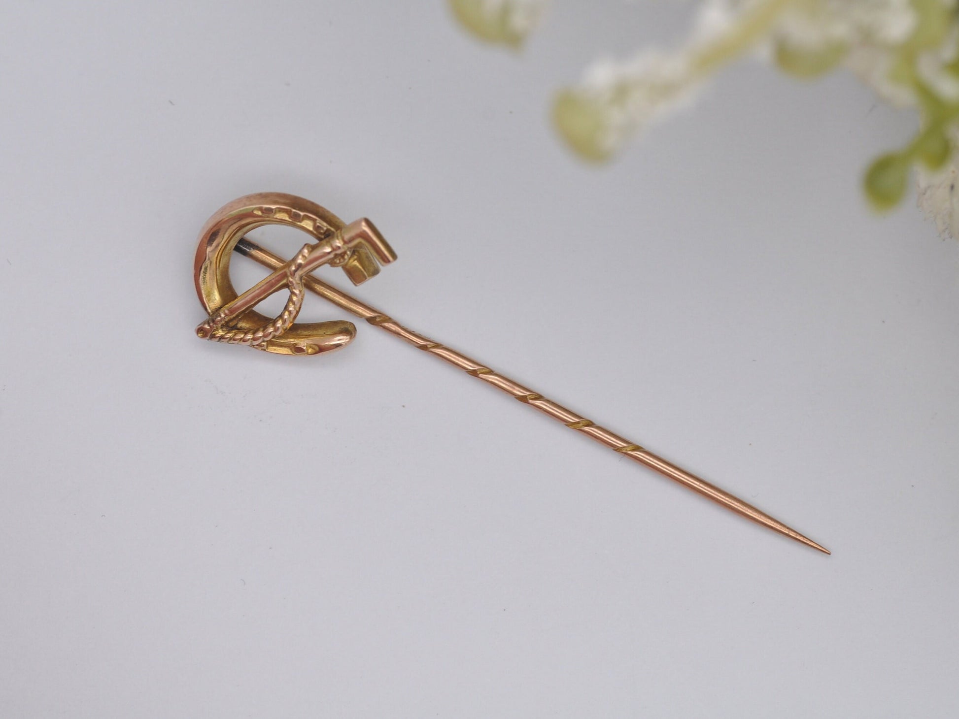 Antique Gold Horseshoe Stick Pin - Edwardian 9ct Gold / Riding Crop and Horseshoe / Tie or Lapel Pin / Gift for Horse Rider / Hunting Brooch