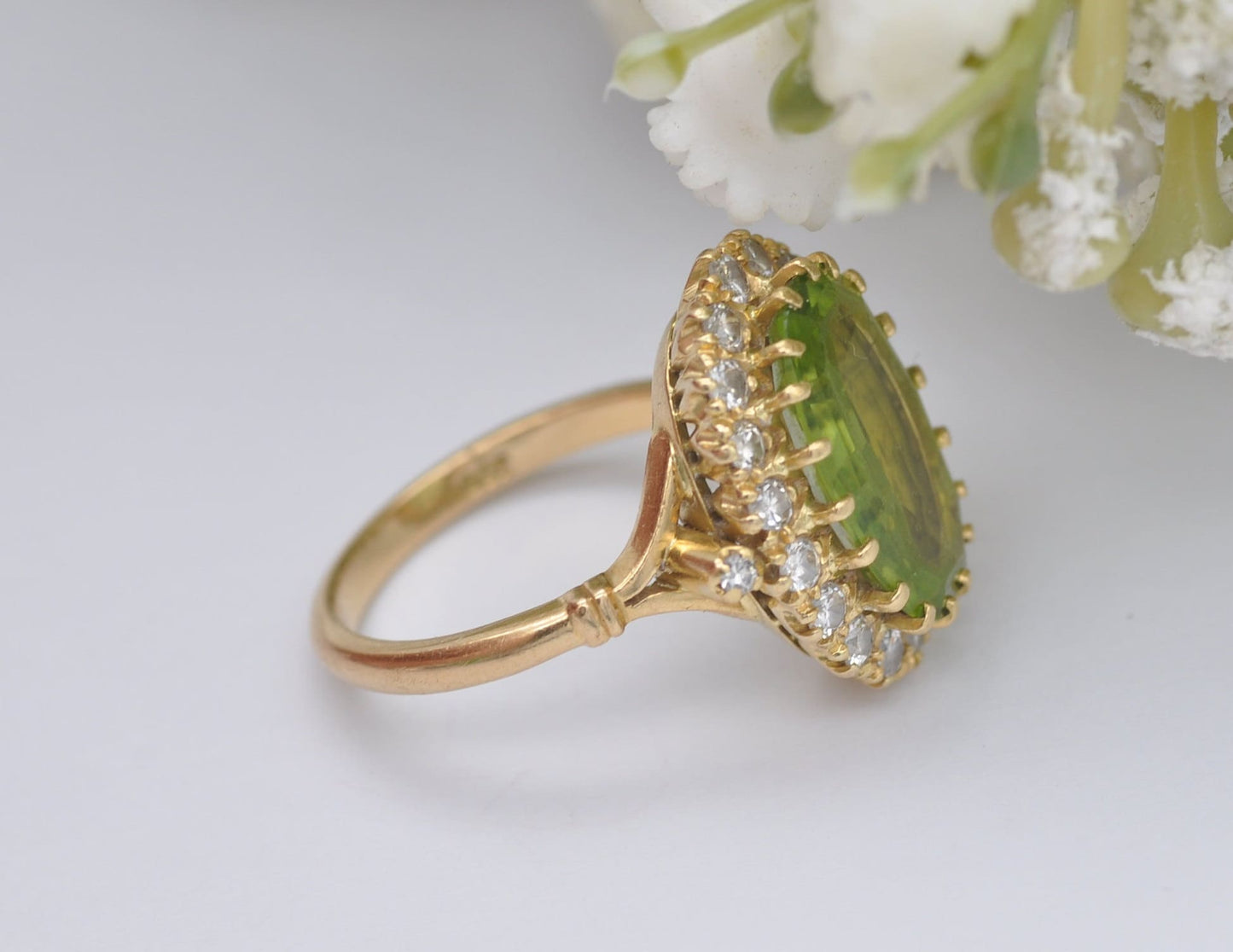 Vintage 18ct Gold Peridot & Diamond Halo Ring - Statement Cocktail | Green Stone | 18K | 1960s | Princess | UK Size - M 1/2 US Size - 6 1/2