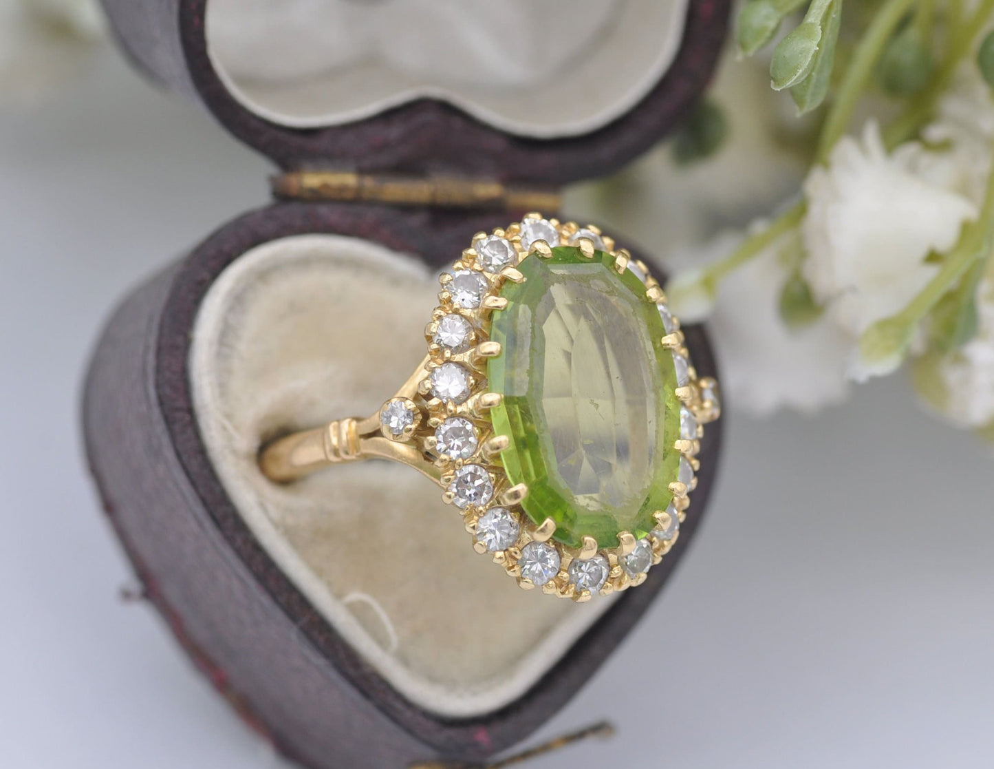 Vintage 18ct Gold Peridot & Diamond Halo Ring - Statement Cocktail | Green Stone | 18K | 1960s | Princess | UK Size - M 1/2 US Size - 6 1/2