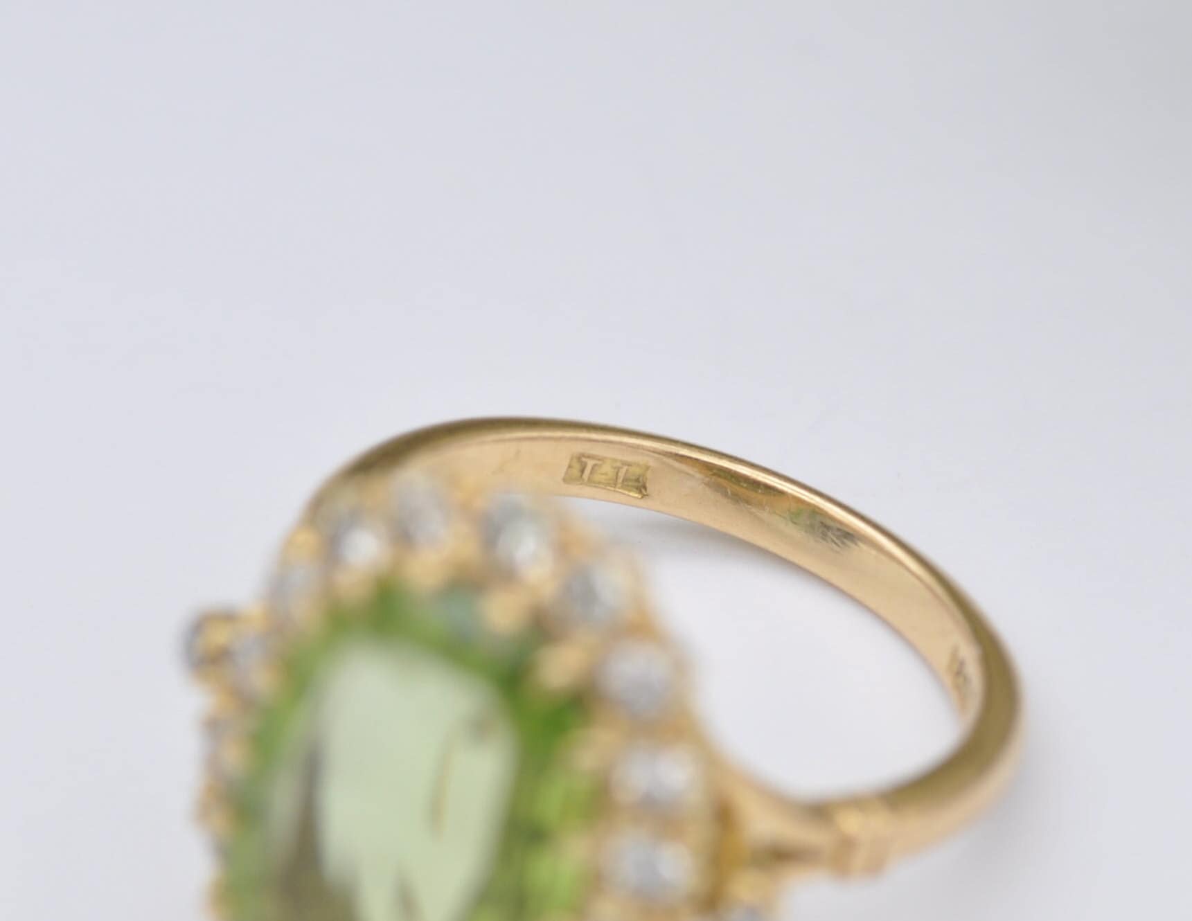 Vintage 18ct Gold Peridot & Diamond Halo Ring - Statement Cocktail | Green Stone | 18K | 1960s | Princess | UK Size - M 1/2 US Size - 6 1/2