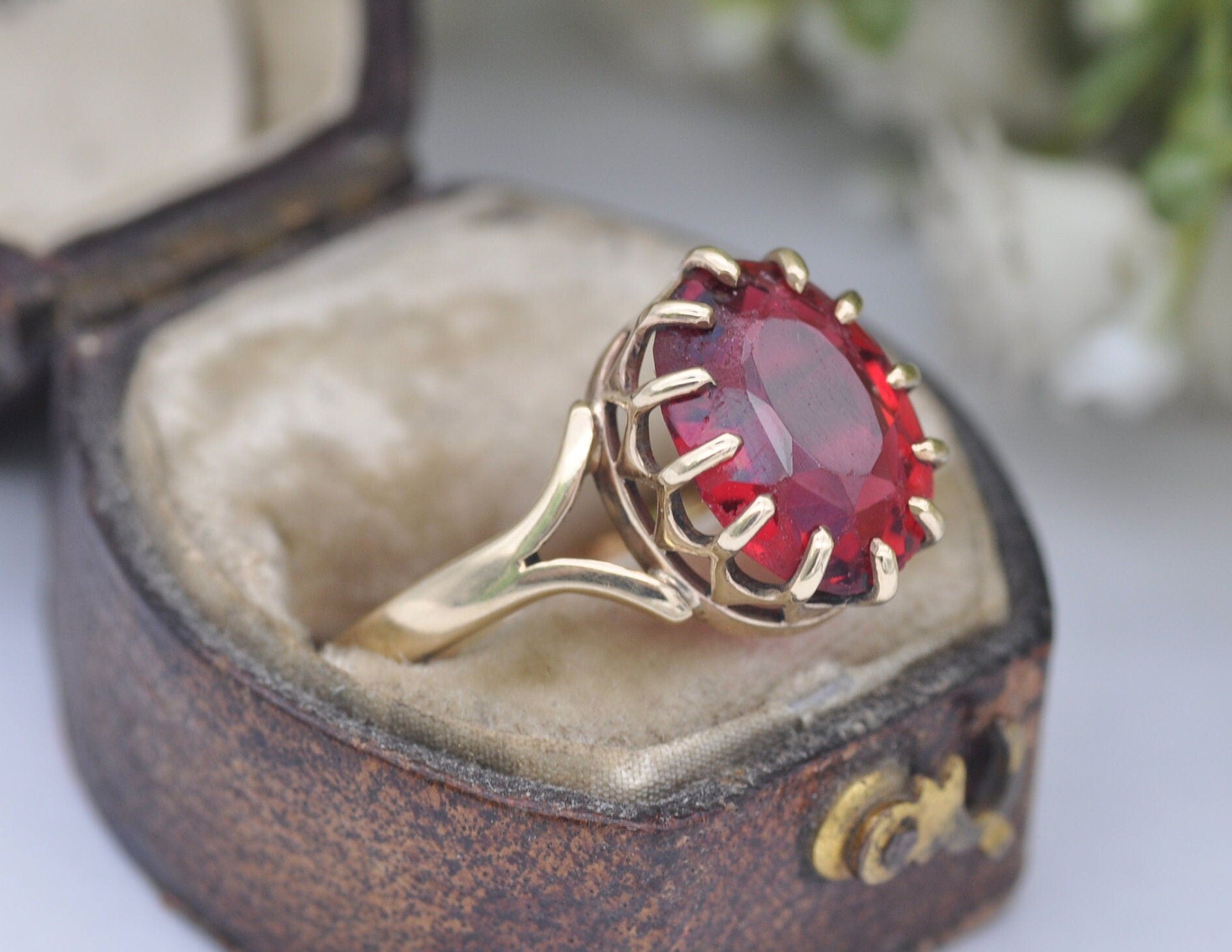 9ct Gold & Ruby Paste Cocktail Ring - Vintage Mid-Century | 9K 375 | Statement | Red Stone | Statement Solitaire | UK Size - Q | US Size - 8