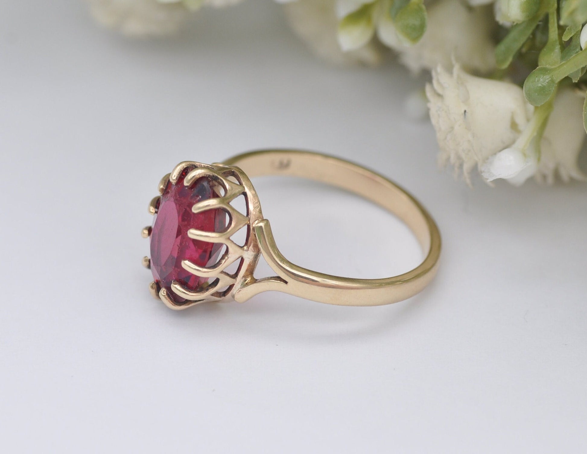 9ct Gold & Ruby Paste Cocktail Ring - Vintage Mid-Century | 9K 375 | Statement | Red Stone | Statement Solitaire | UK Size - Q | US Size - 8