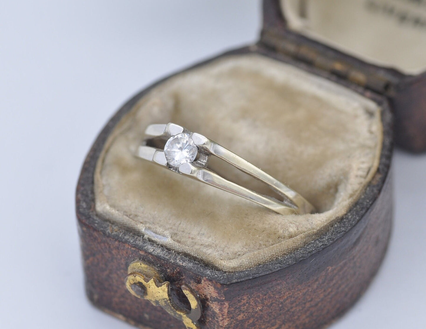 Vintage 9ct Gold and Cubic Zirconia Solitaire Ring - White Gold & CZ / 9K / 375 / Engagement Ring / Split Band / UK Size - Q / US Size - 8