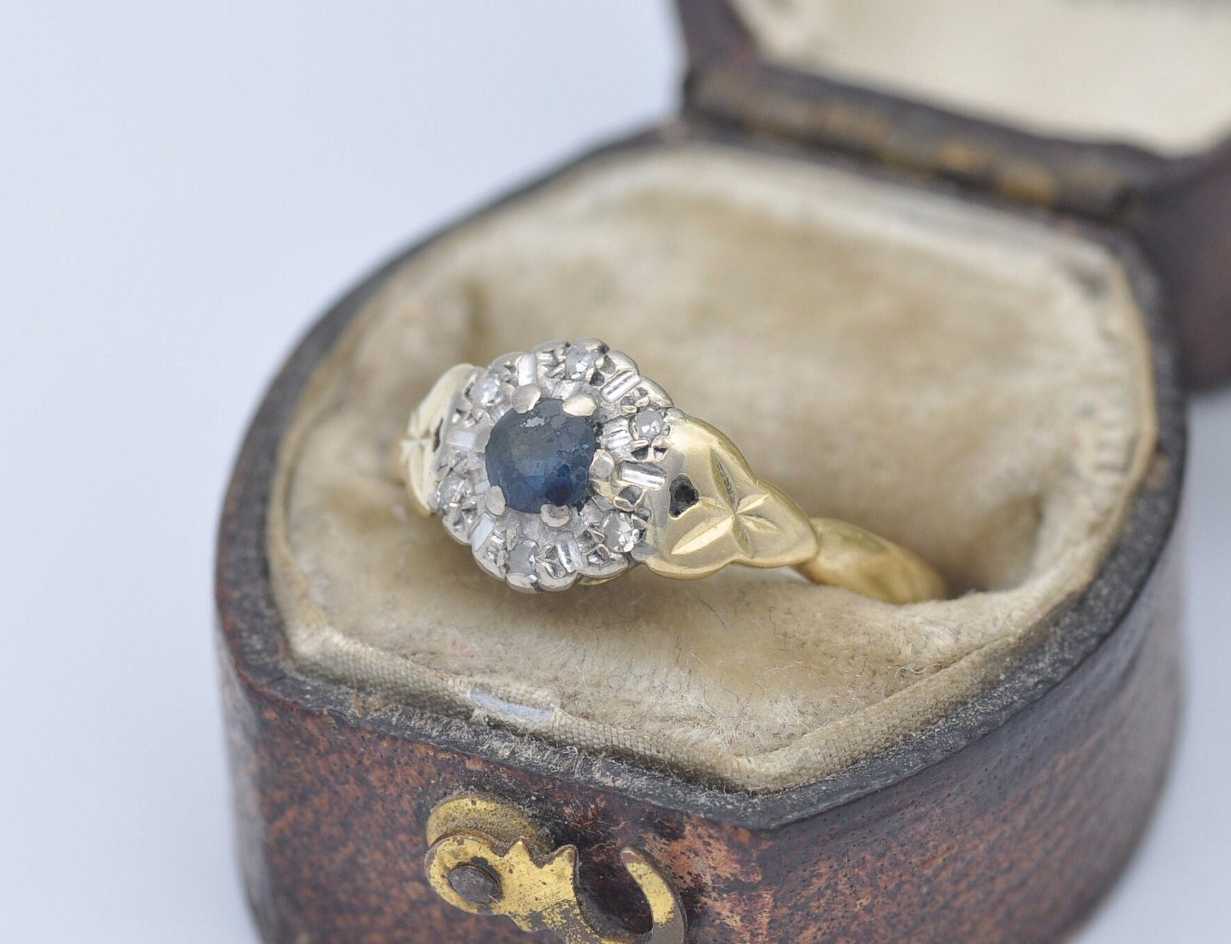 Vintage 18ct Gold Sapphire & Diamond Halo Ring 1967