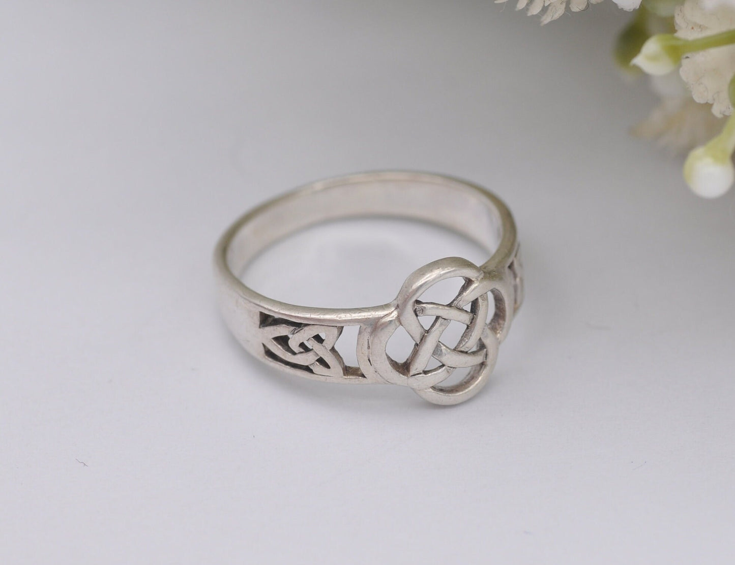 Silver Woven Celtic Knot Ring - Openwork Knotted Band / Vintage Jewellery 925 Sterling / Everyday / Unisex / UK Size - P 1/2 / US Size - 8