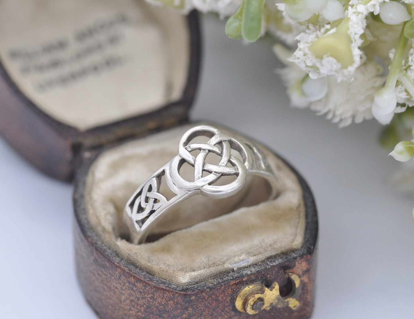 Silver Woven Celtic Knot Ring - Openwork Knotted Band / Vintage Jewellery 925 Sterling / Everyday / Unisex / UK Size - P 1/2 / US Size - 8