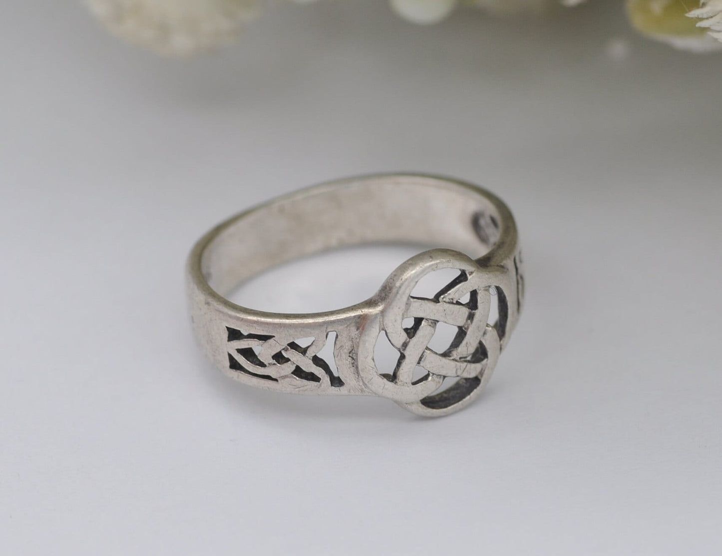 Silver Woven Celtic Knot Ring - Openwork Knotted Band / Vintage Jewellery 925 Sterling / Everyday / Unisex / UK Size - L 1/2 / US Size - 6