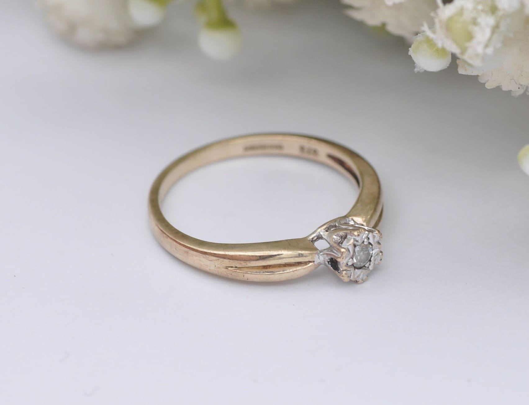 Vintage 9ct Gold and Diamond Solitaire Ring