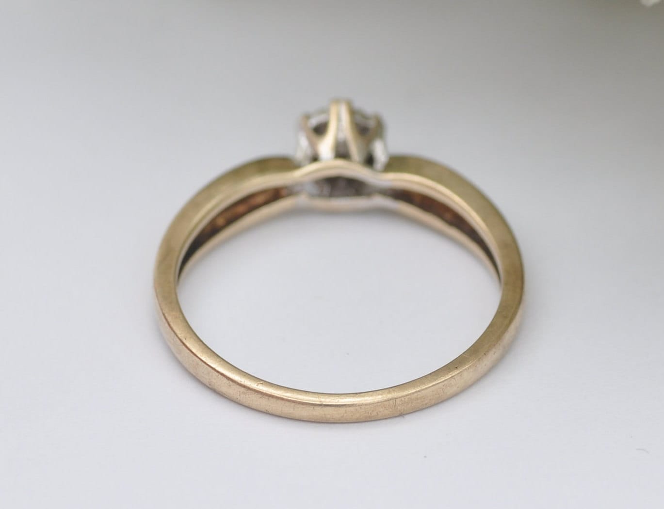 Vintage 9ct Gold and Diamond Solitaire Ring