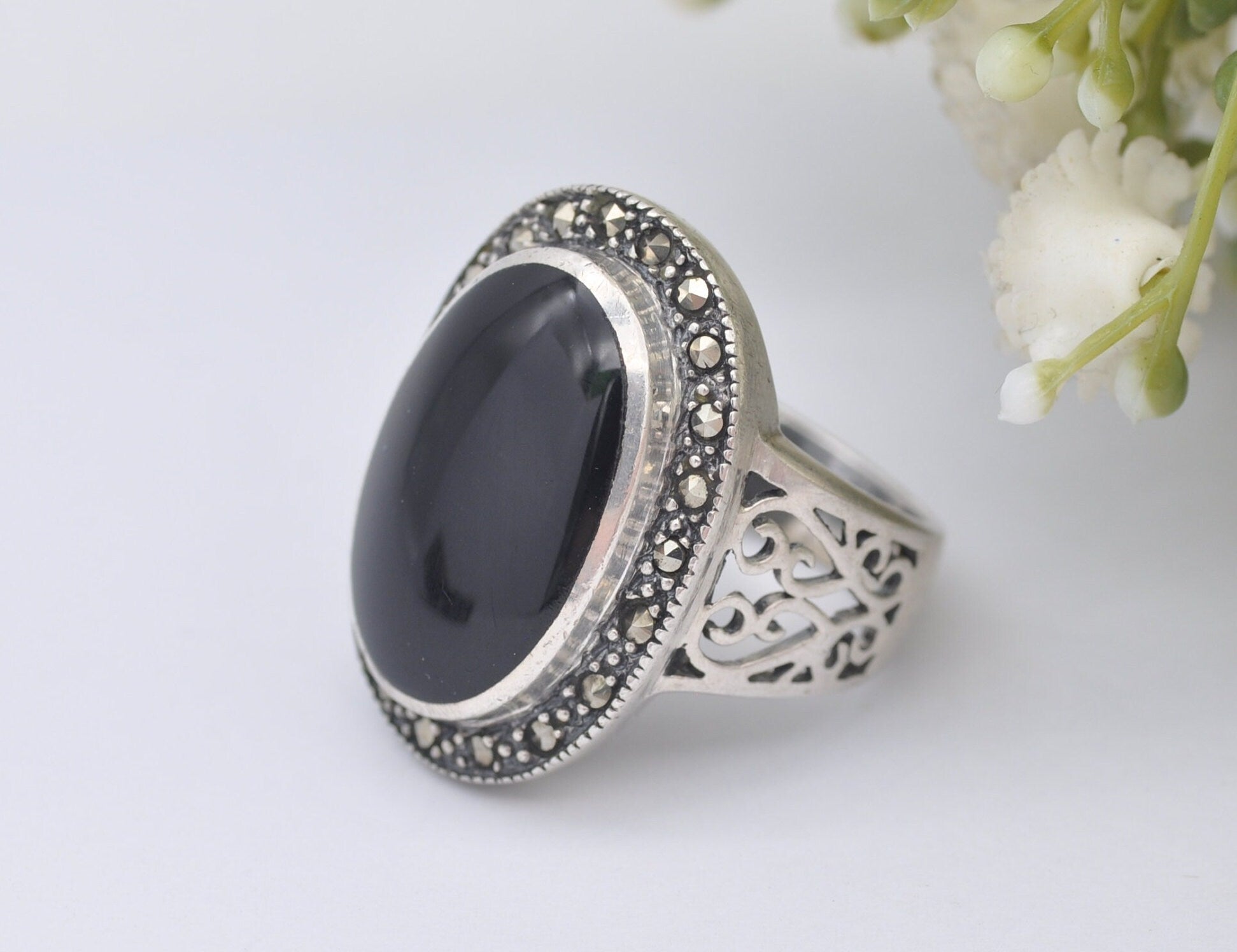 Silver Onyx and Marcasite Ring - Vintage Sterling Silver / Openwork Shoulders / Chunky Oval / Art Deco Style / UK Size - P 1/2 / US Size - 8