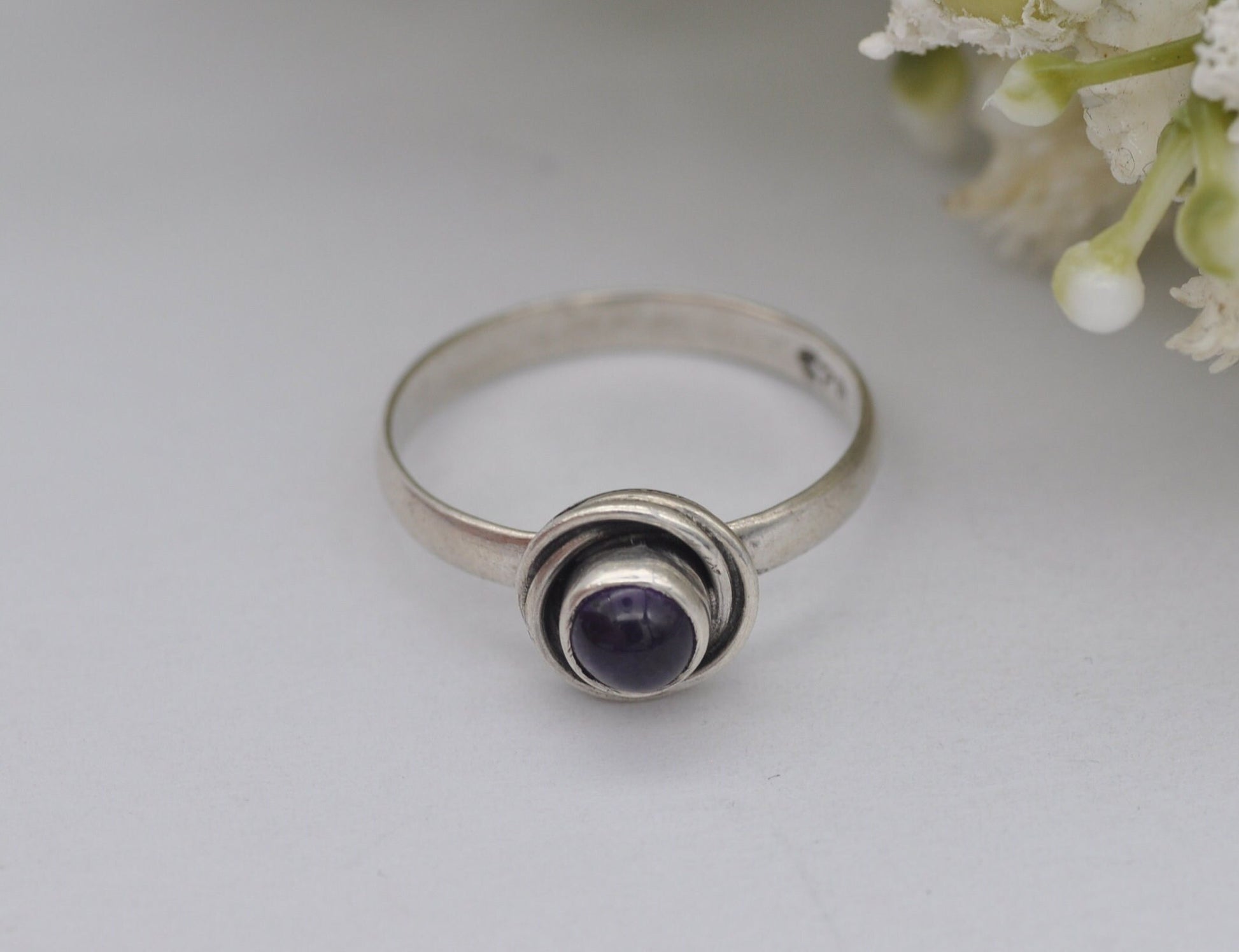 Vintage Sterling Silver Amethyst Ring - UK Size - N 1/2 / US Size - 7