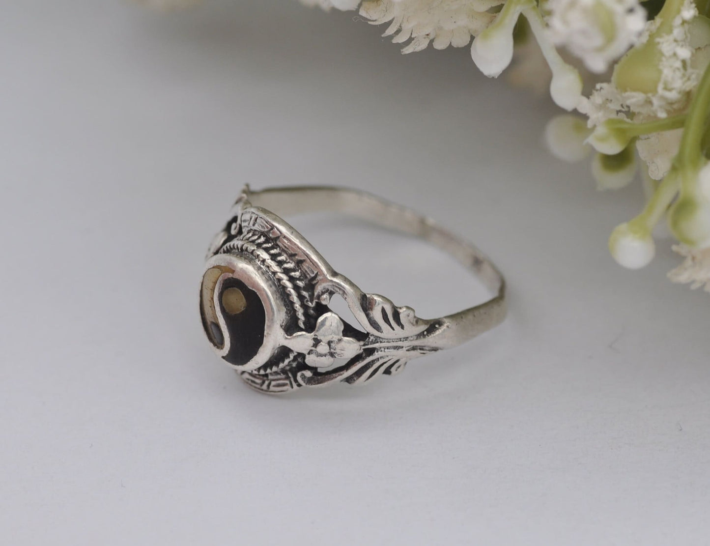 Vintage Yin and Yang Sterling Silver and Bone Ring - UK Size - S / US Size - 9