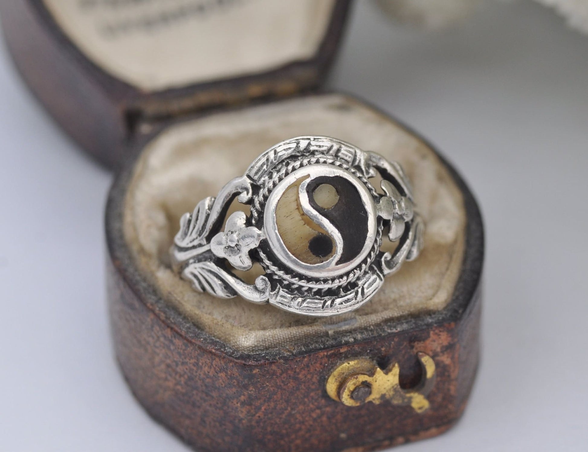 Vintage Yin and Yang Sterling Silver and Bone Ring - UK Size - S / US Size - 9