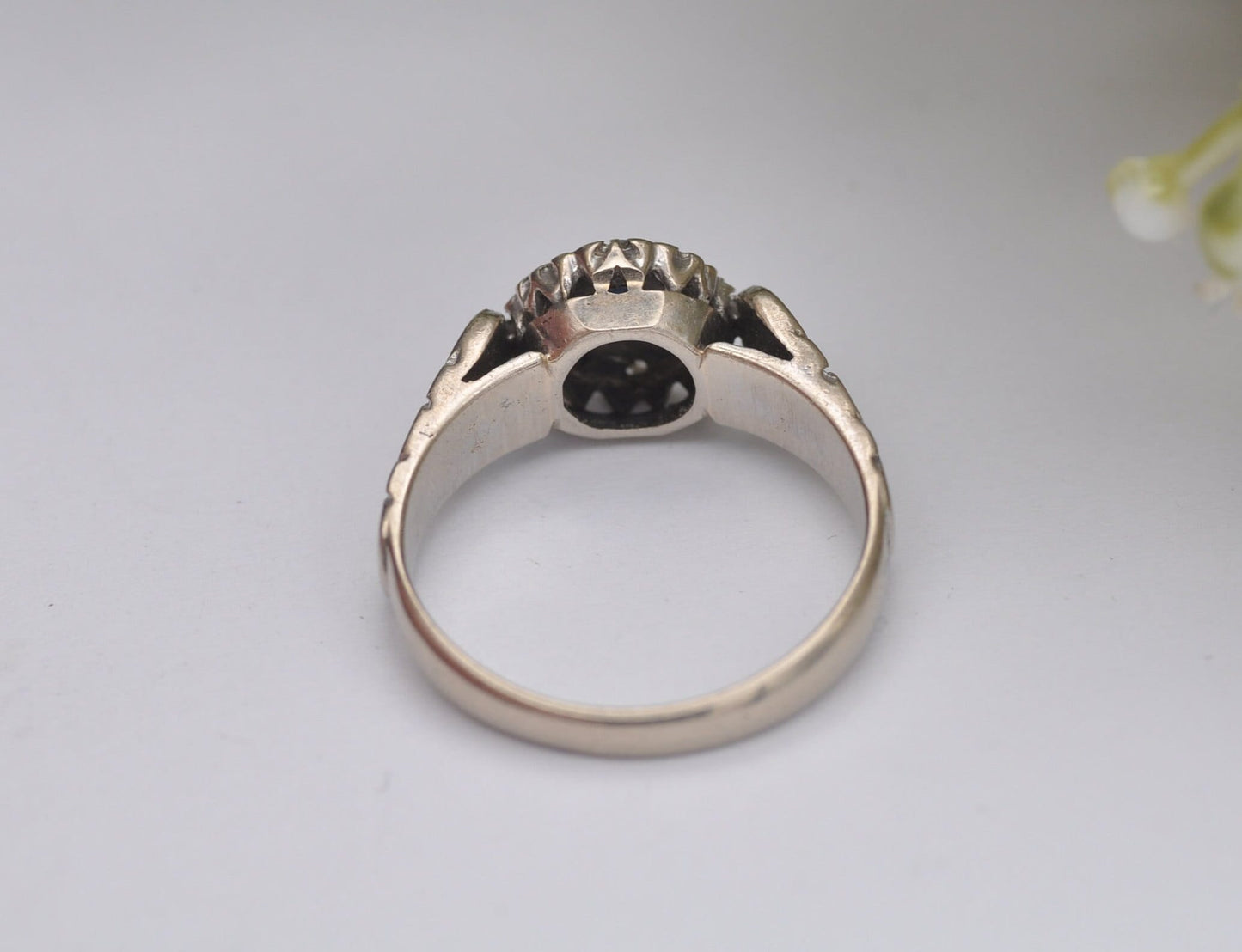 Vintage 9ct White Gold Sapphire Diamond Ring 1976