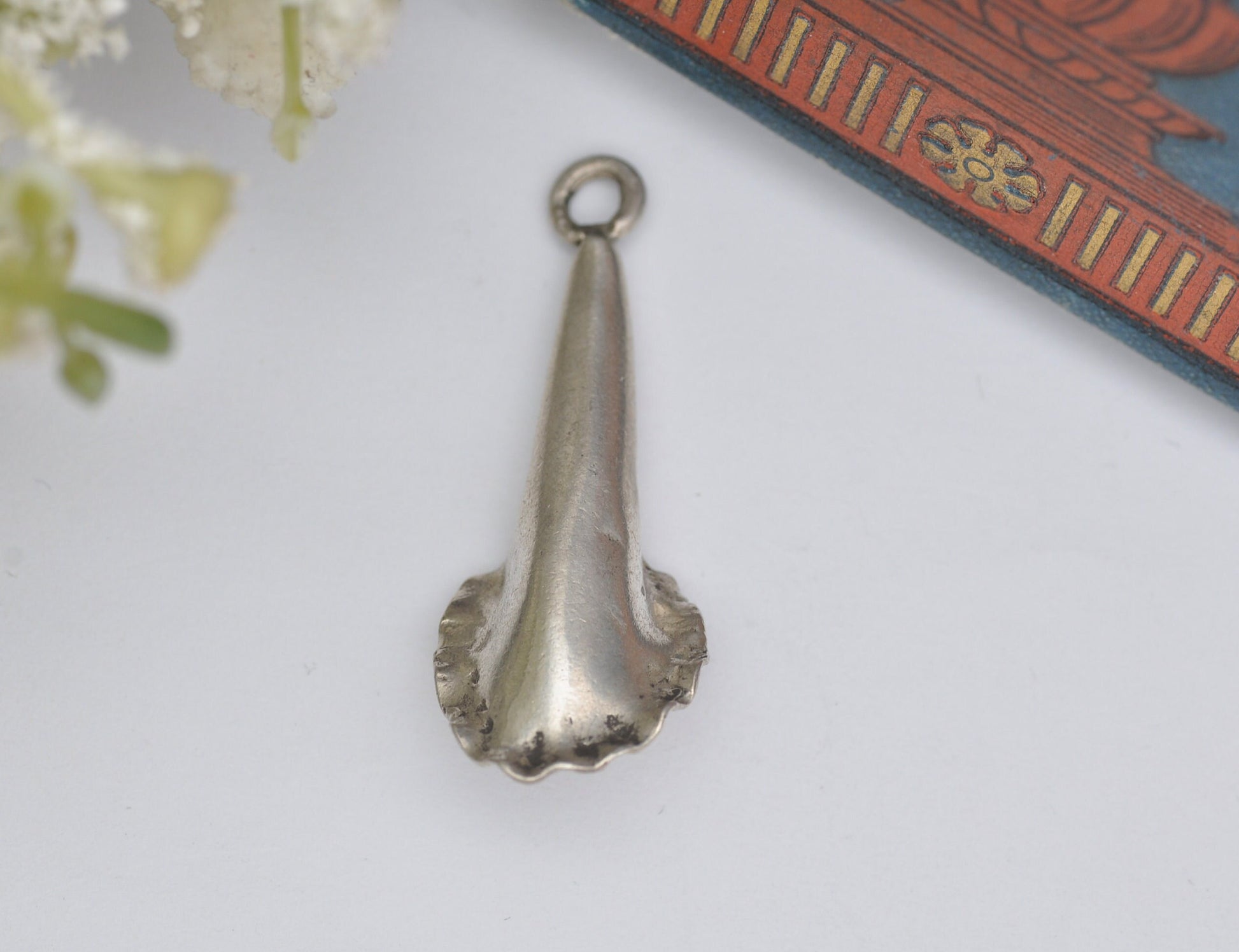 Vintage Sterling Silver Calla Lily Pendant - Hammered Silver / Handcrafted