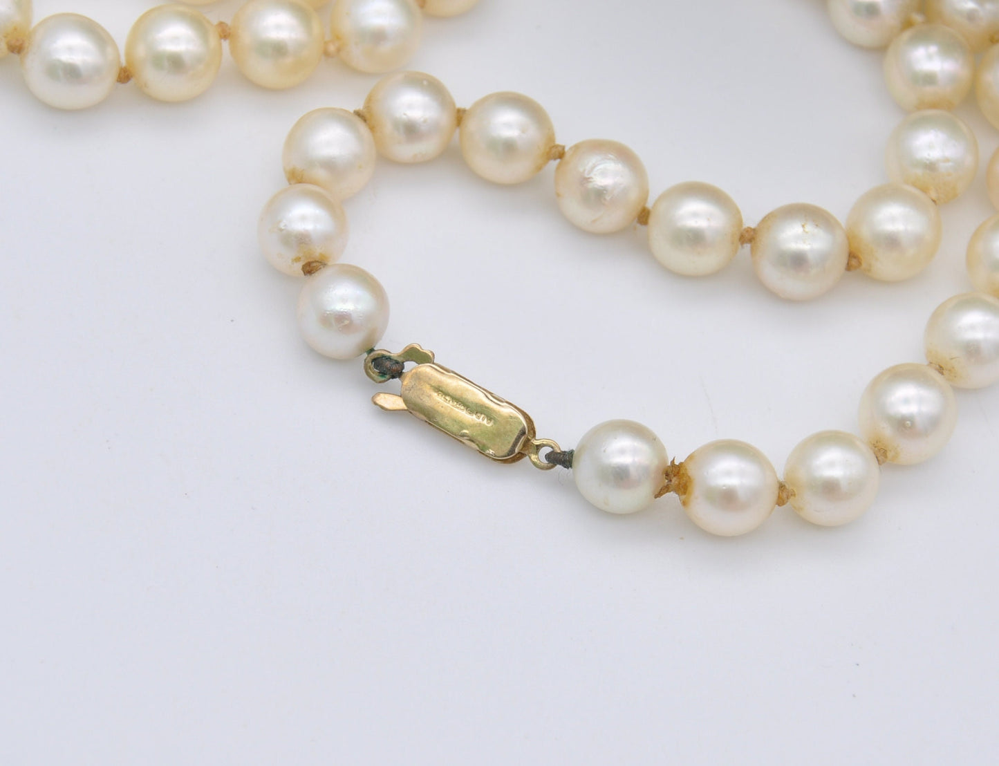 Vintage 9ct Gold Clasp Pearl Choker Length Necklace 1979 - Round Cultured Pearl Beads | Individually Knotted | 16"