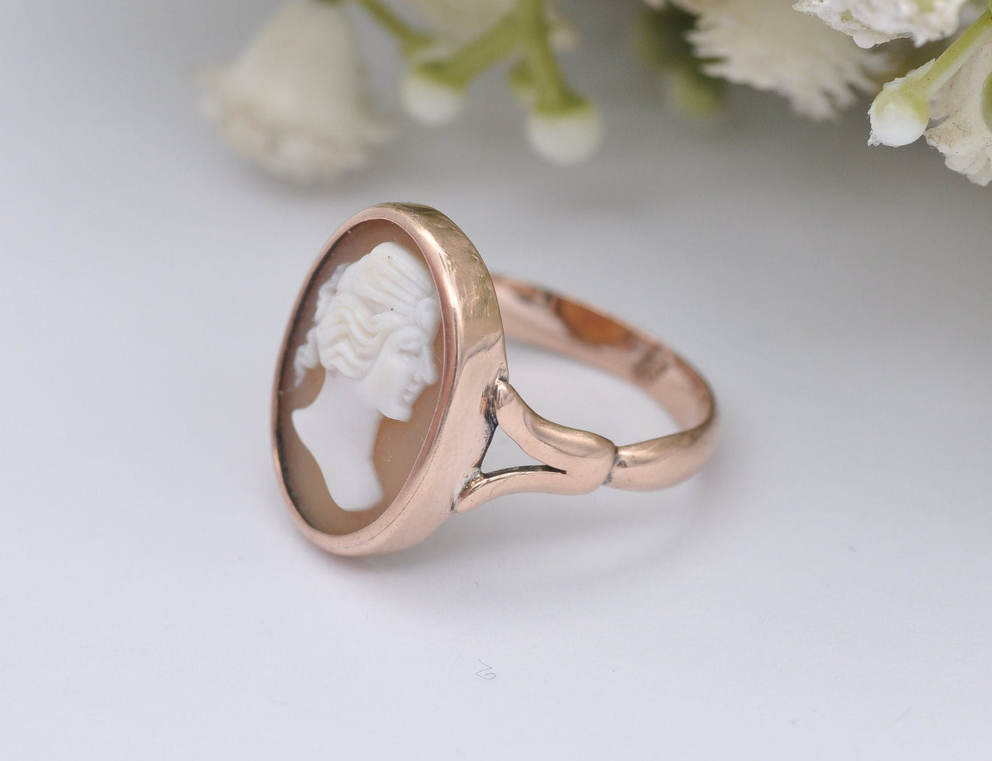 Antique 12ct Gold Cameo Ring - Shell Portrait Face | UK Size - P 1/2 | US Size - 8