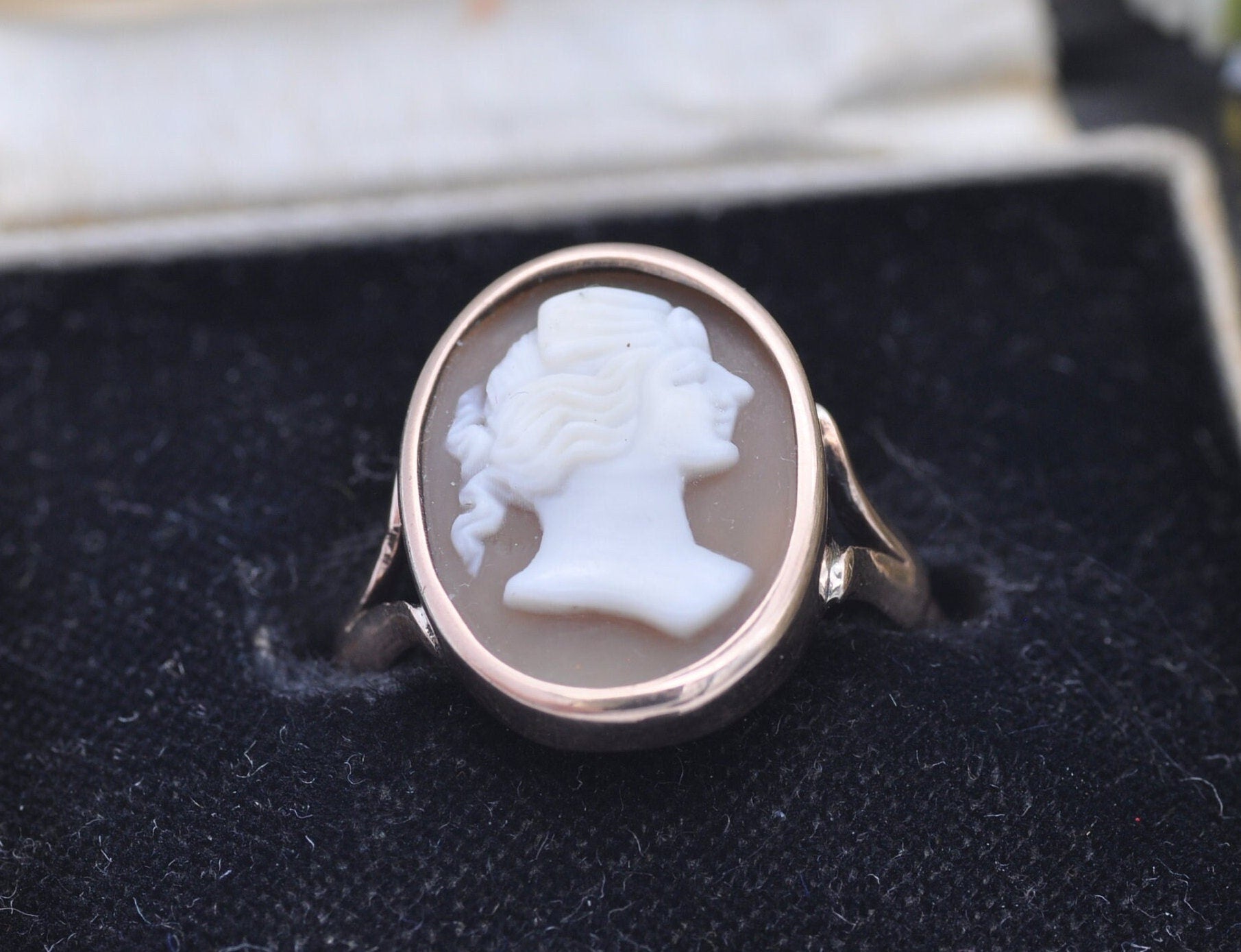 Antique 12ct Gold Cameo Ring - Shell Portrait Face | UK Size - P 1/2 | US Size - 8