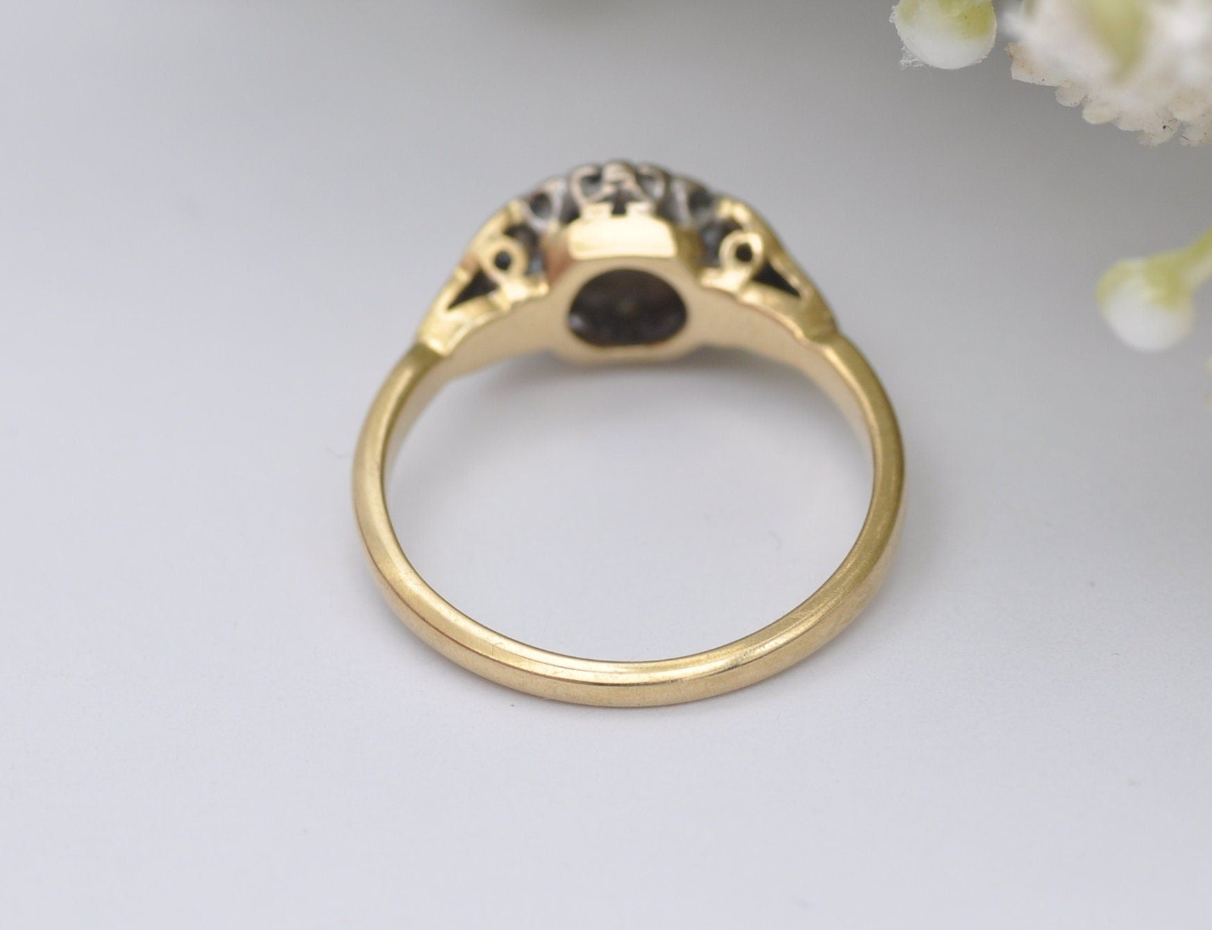 Vintage 18ct Gold Sapphire & Diamond Halo Ring 1967