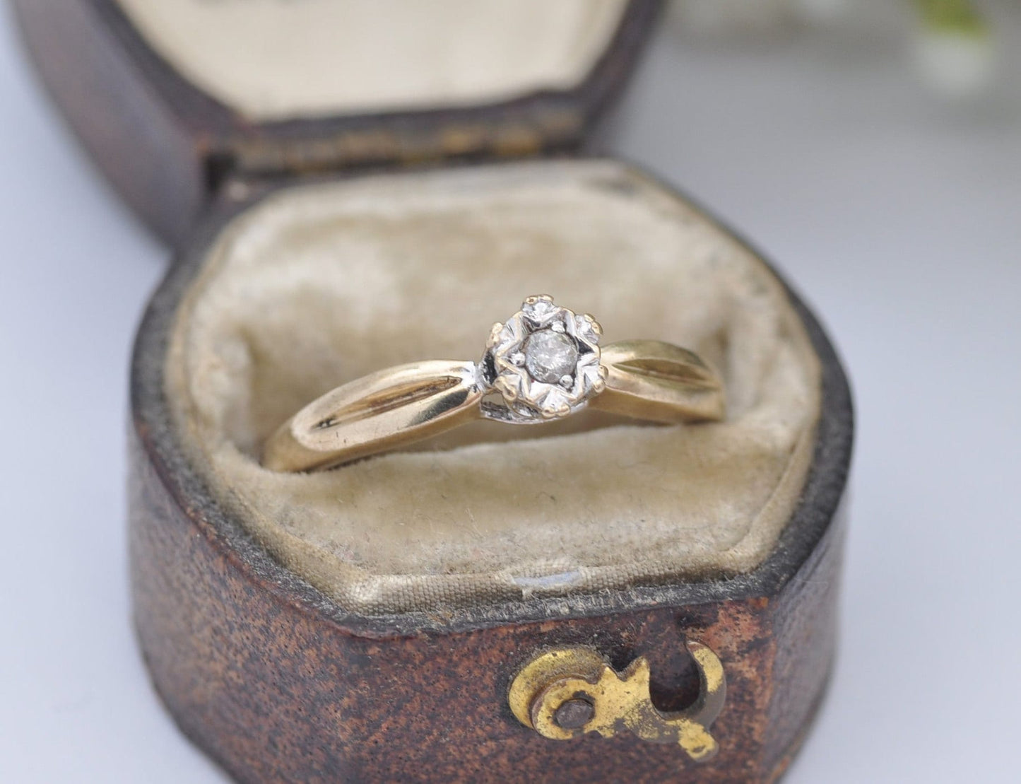 Vintage 9ct Gold and Diamond Solitaire Ring