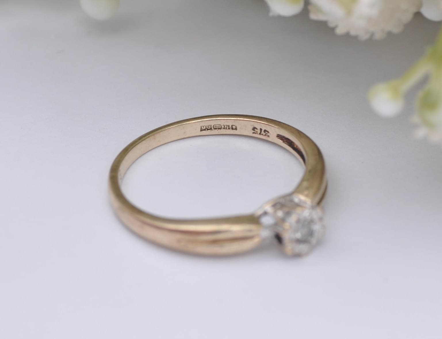 Vintage 9ct Gold and Diamond Solitaire Ring