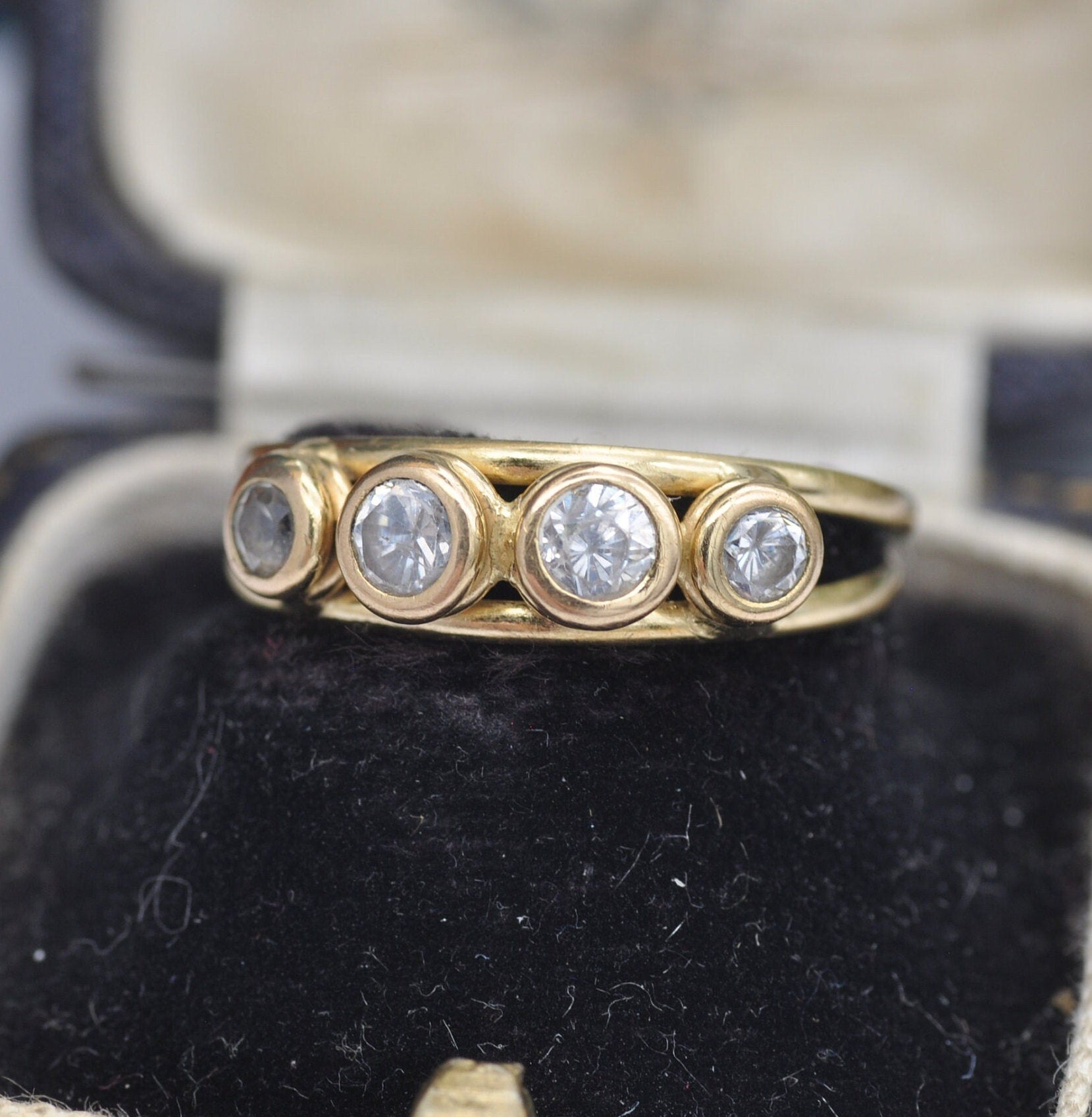 Vintage 18ct Gold Four Stone Split Band Ring